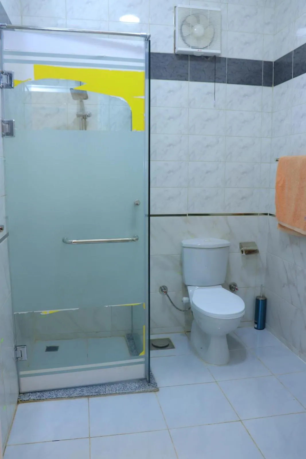 Shower in Royal City Hotel