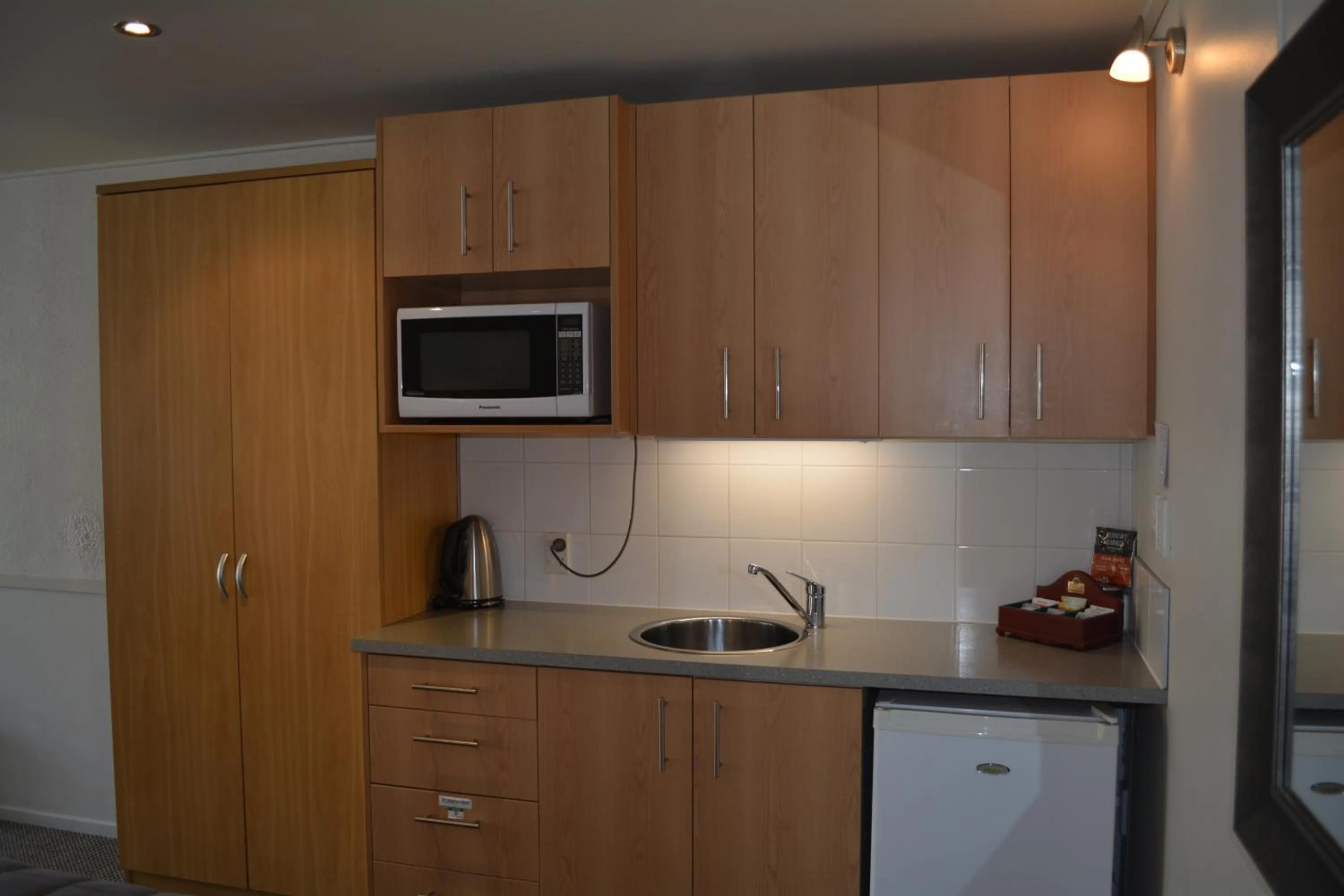 Kitchen or kitchenette, Kitchen/Kitchenette in Lakeview Motel