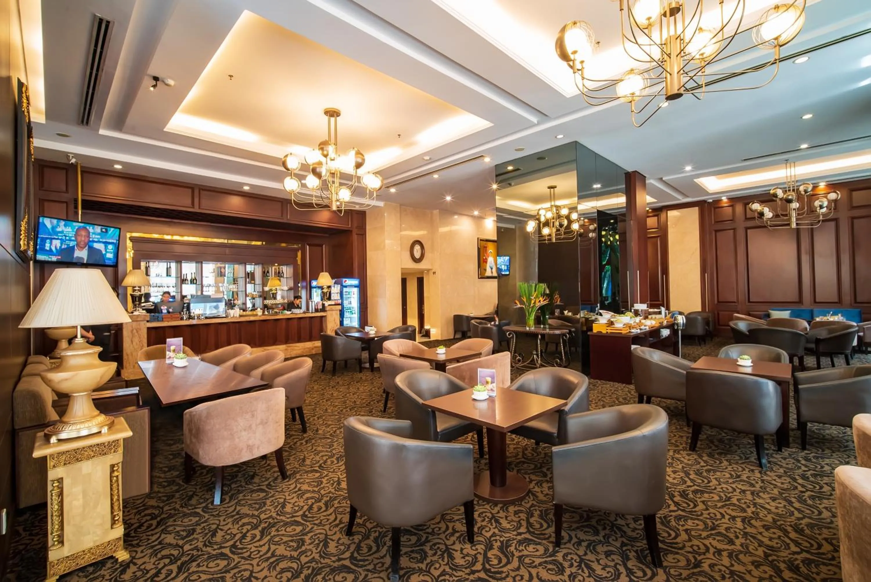 Restaurant/places to eat in Nhat Ha L’Opera Hotel