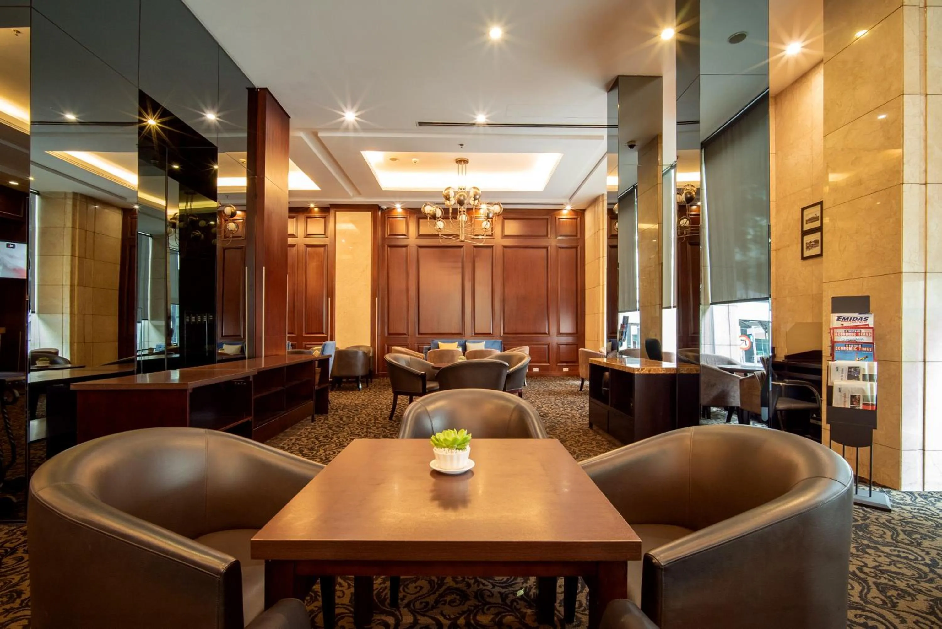 Restaurant/places to eat in Nhat Ha L’Opera Hotel