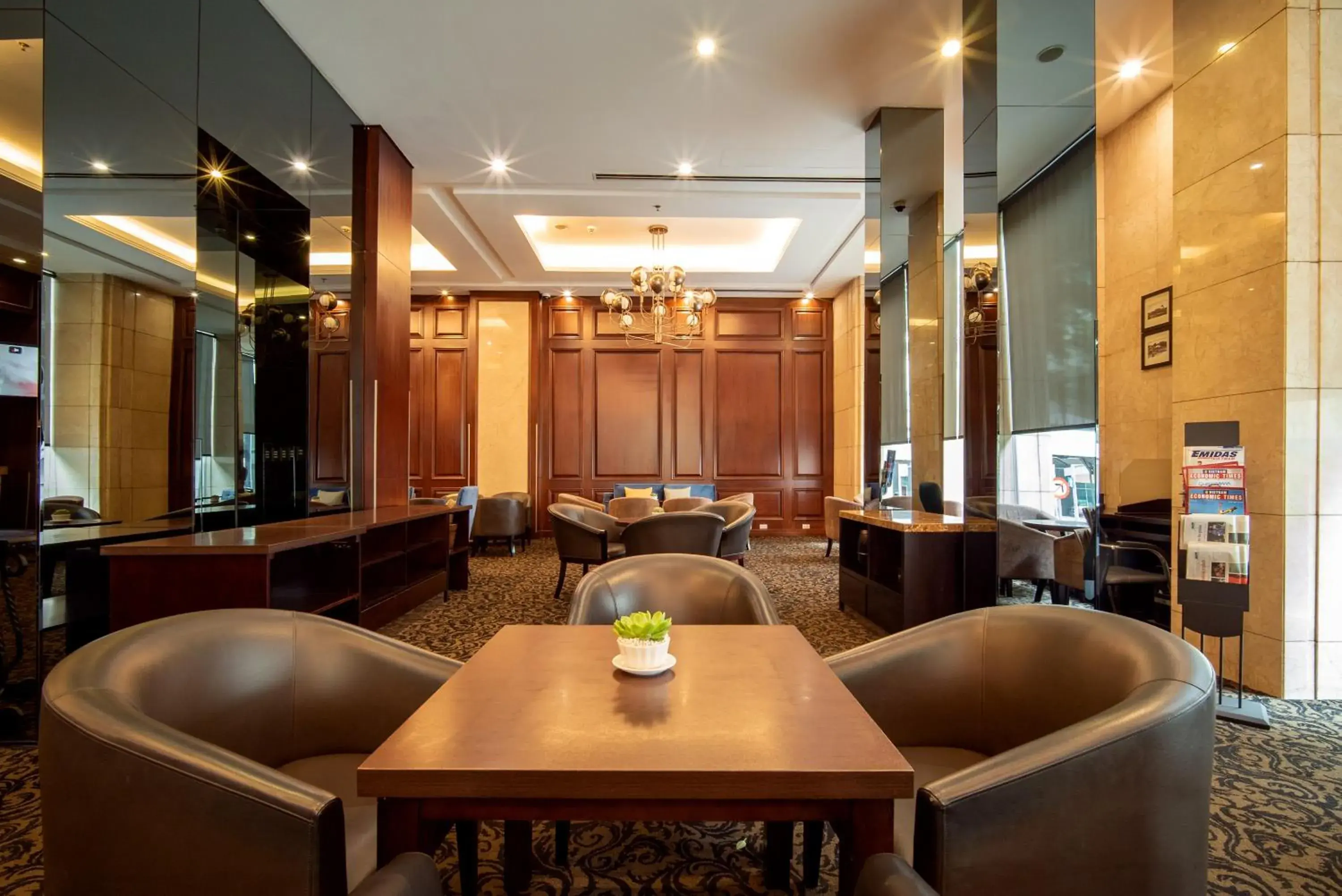 Restaurant/places to eat in Nhat Ha L’Opera Hotel Restaurant/places to eat in Nhat Ha L’Opera Hotel