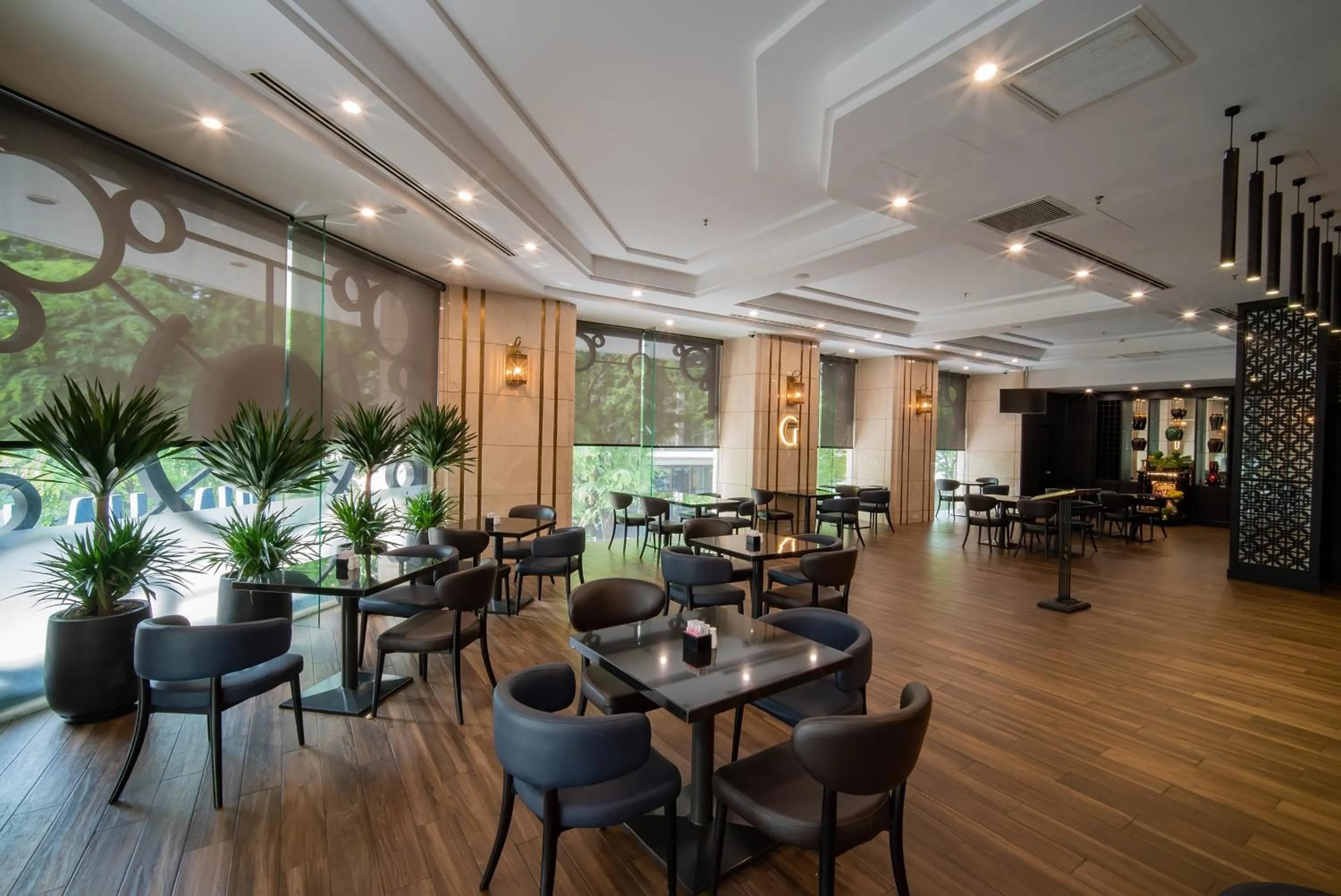 Restaurant/places to eat in Nhat Ha L’Opera Hotel