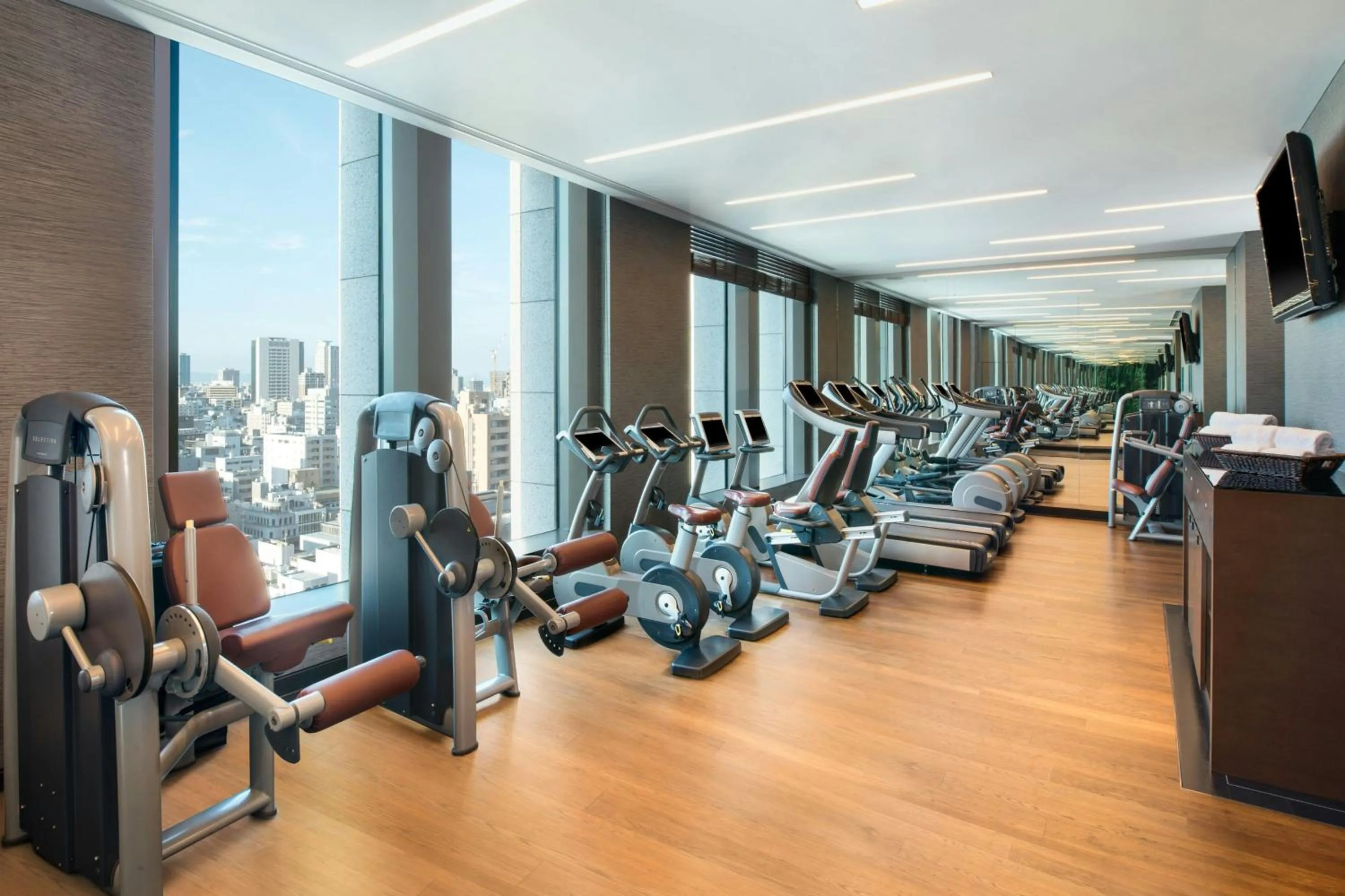 Fitness centre/facilities in The St. Regis Osaka