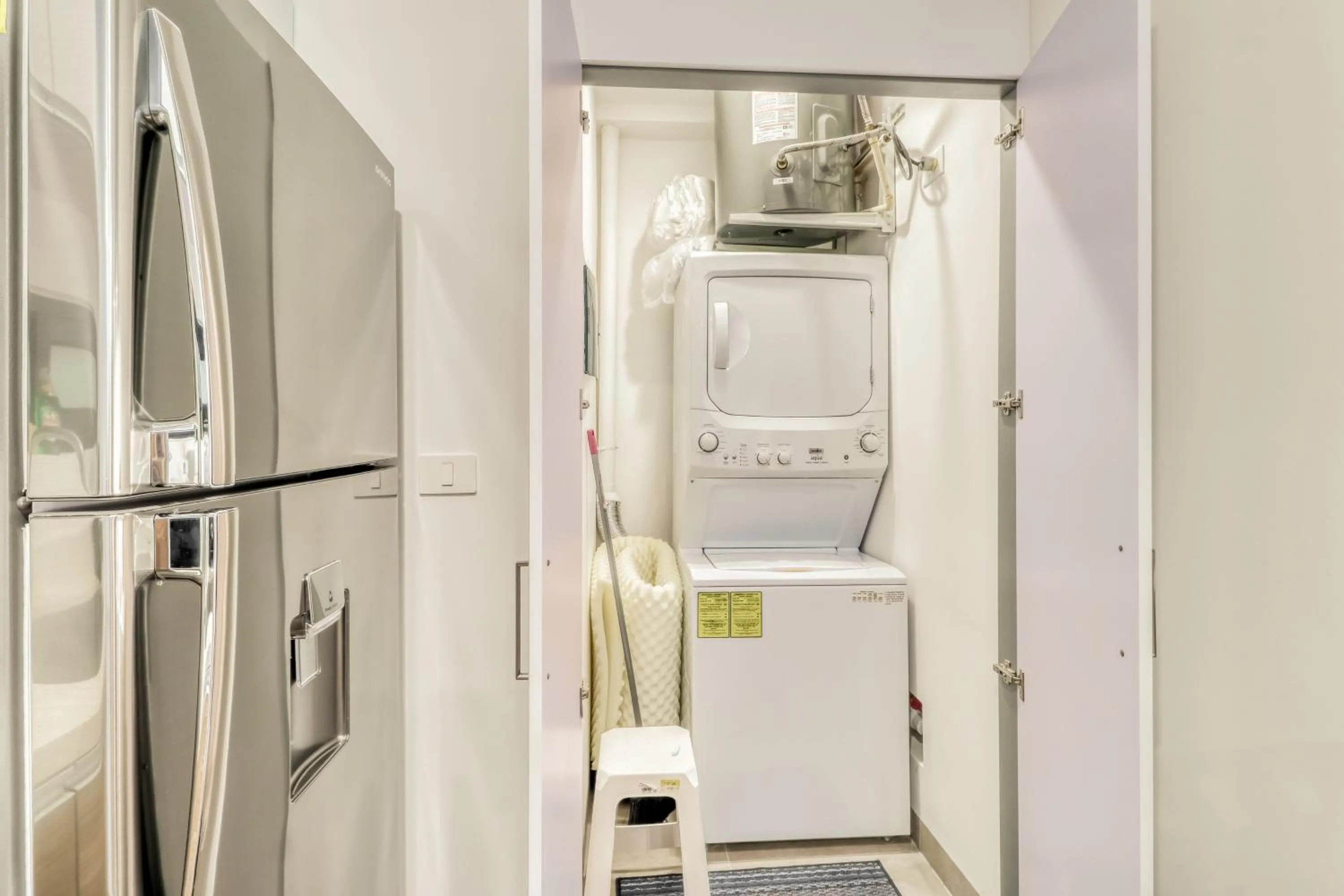 Icono Playa Condos, B307