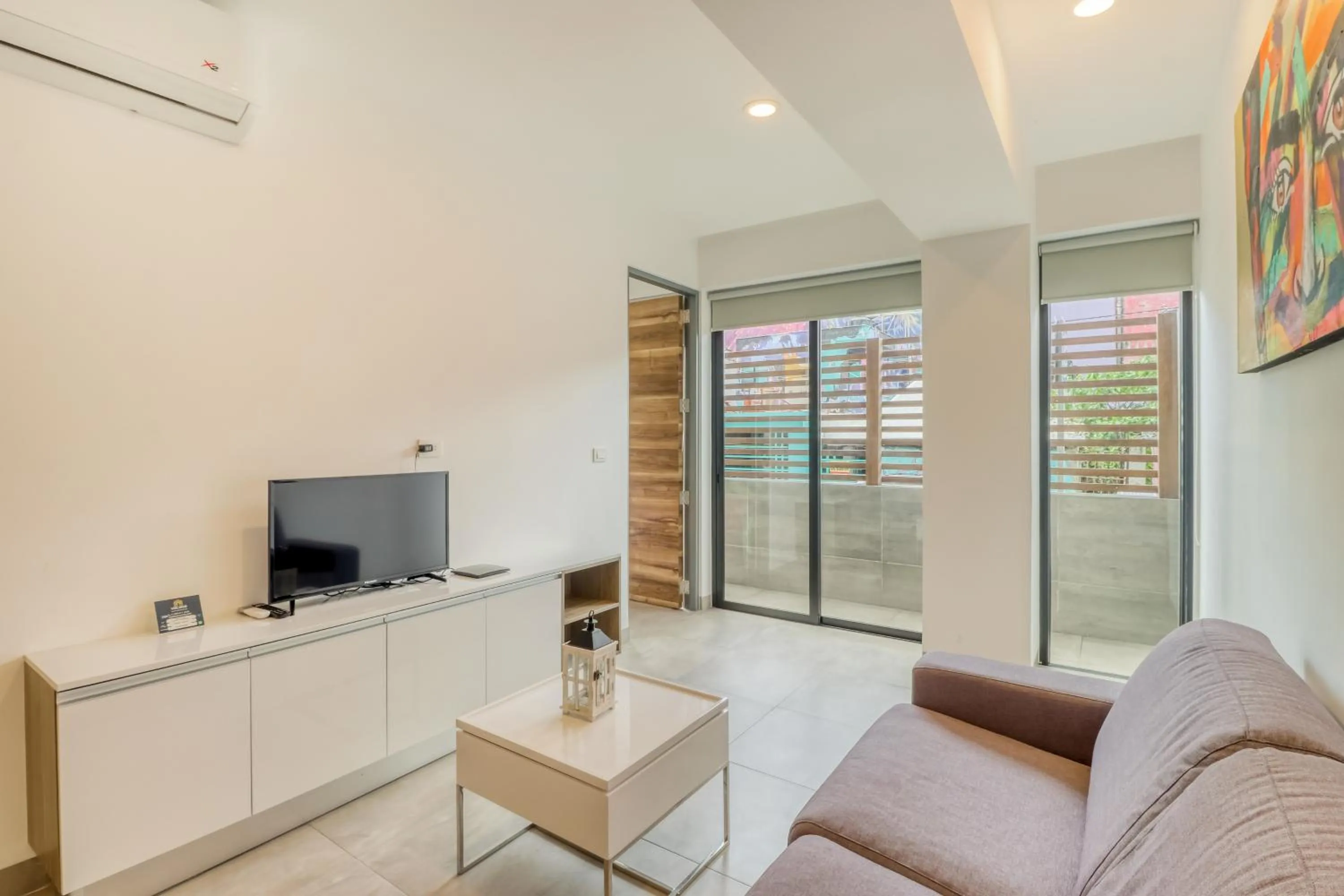 Icono Playa Condos, B307