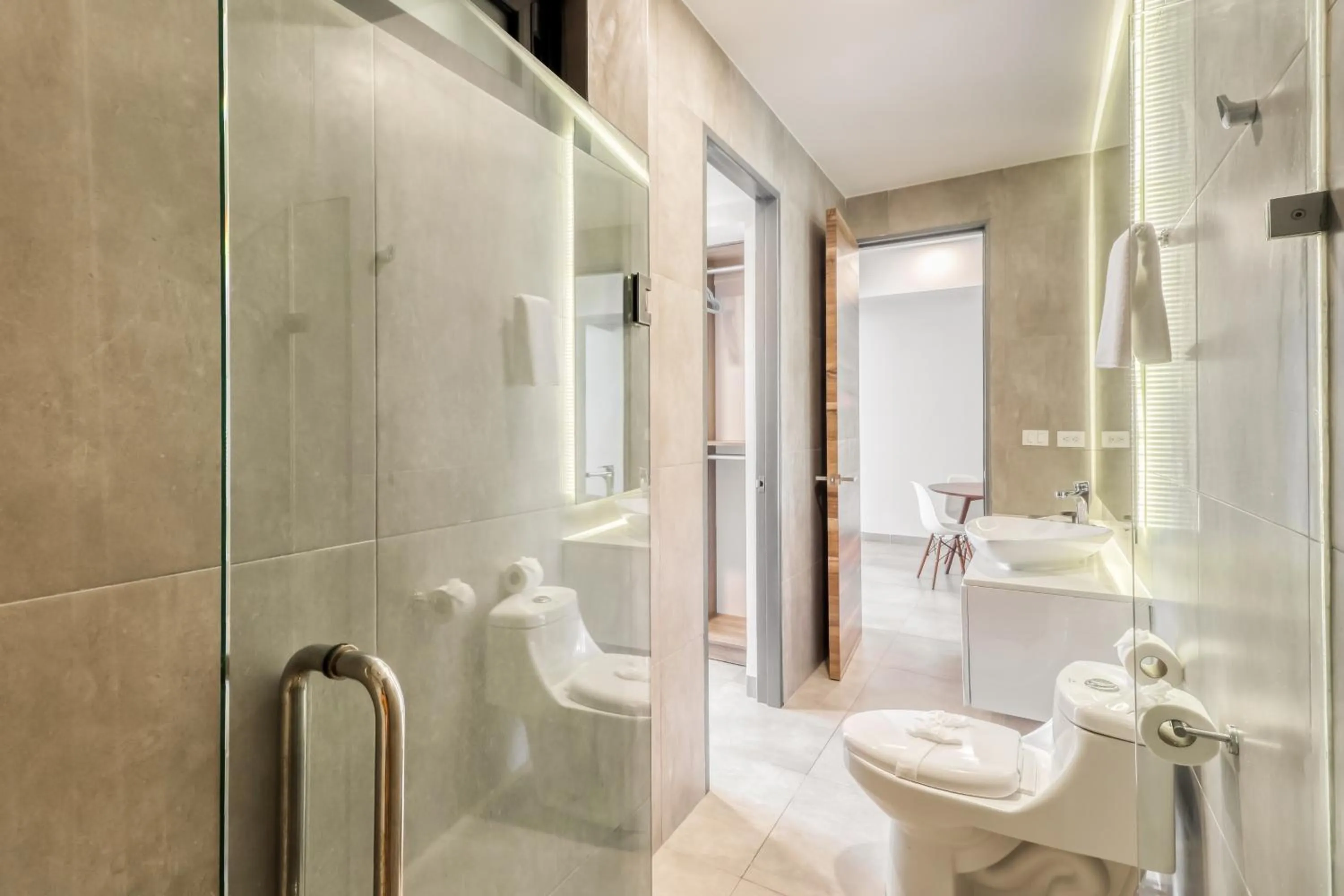 Icono Playa Condos, B307