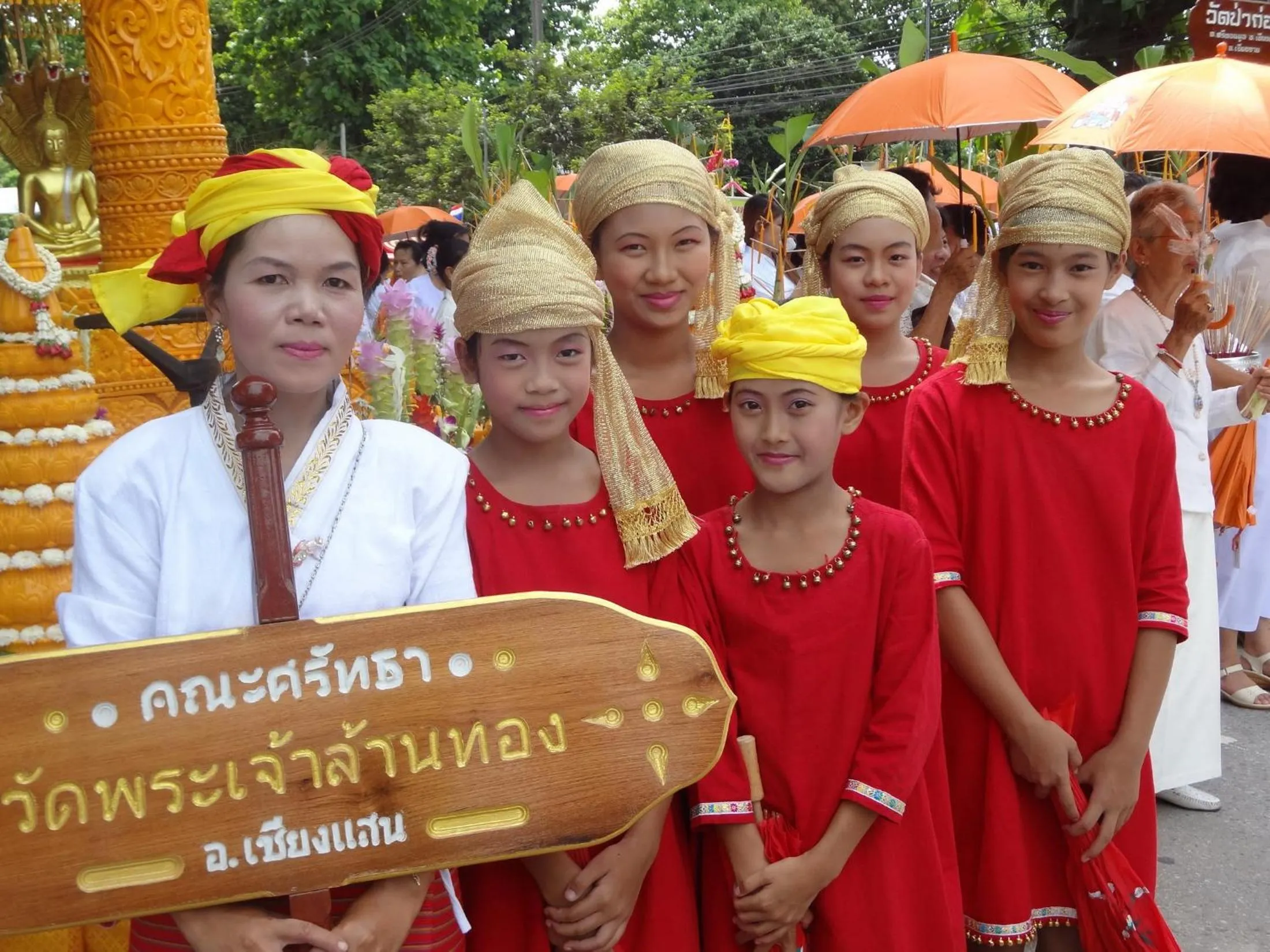 People in Pa Sak Tong