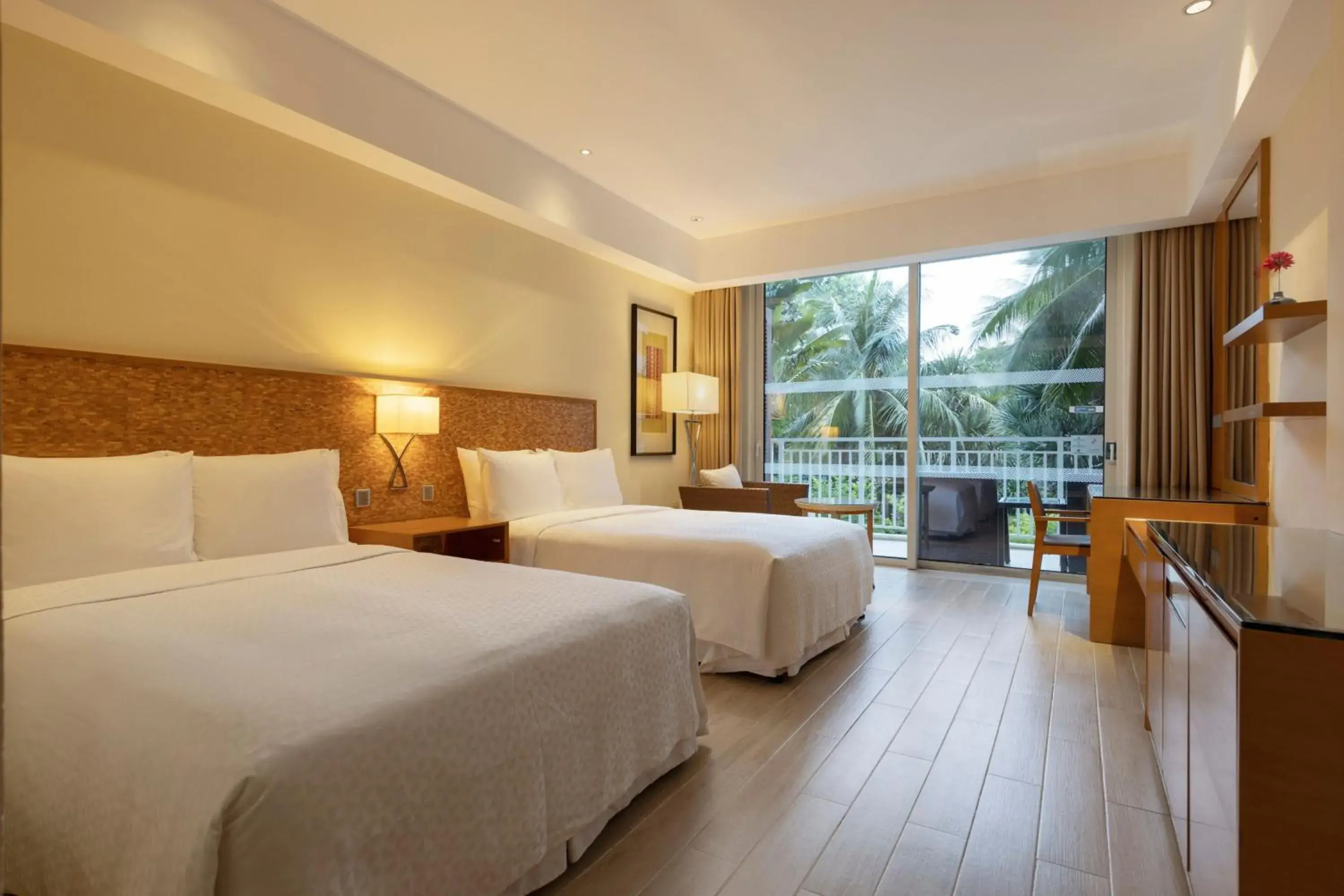 Guest room, 2 Twin/Single Bed(s), Garden view, Balcony in Four Points by Sheraton Shenzhou Peninsula Resort Guest room, 2 Twin/Single Bed(s), Garden view, Balcony in Four Points by Sheraton Shenzhou Peninsula Resort