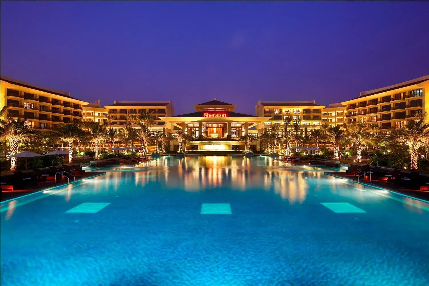 Guest room, 2 Twin/Single Bed(s), Partial Golf view, Balcony in Sheraton Shenzhou Peninsula Resort Guest room, 2 Twin/Single Bed(s), Partial Golf view, Balcony in Sheraton Shenzhou Peninsula Resort