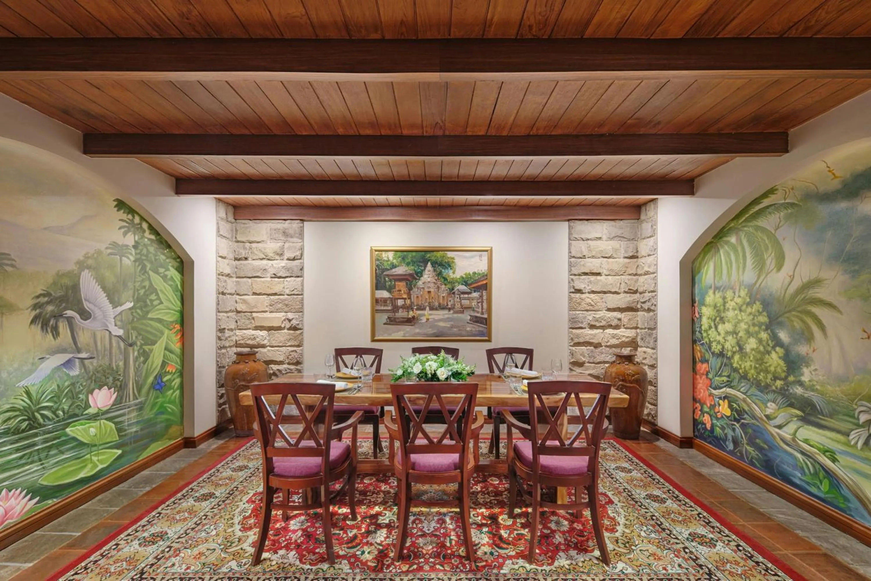 Restaurant/places to eat in Le Meridien Jakarta