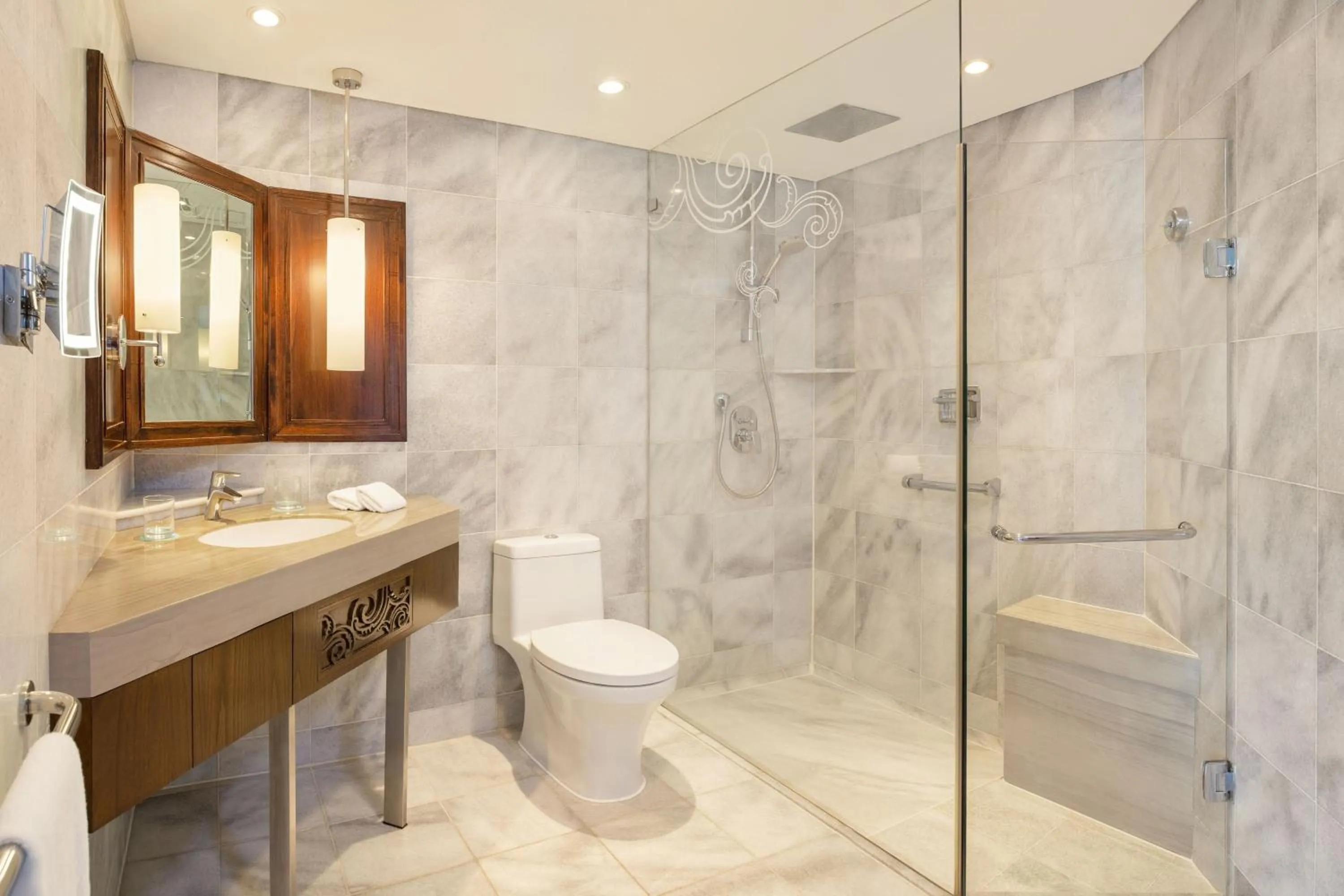 Bathroom in Le Meridien Jakarta