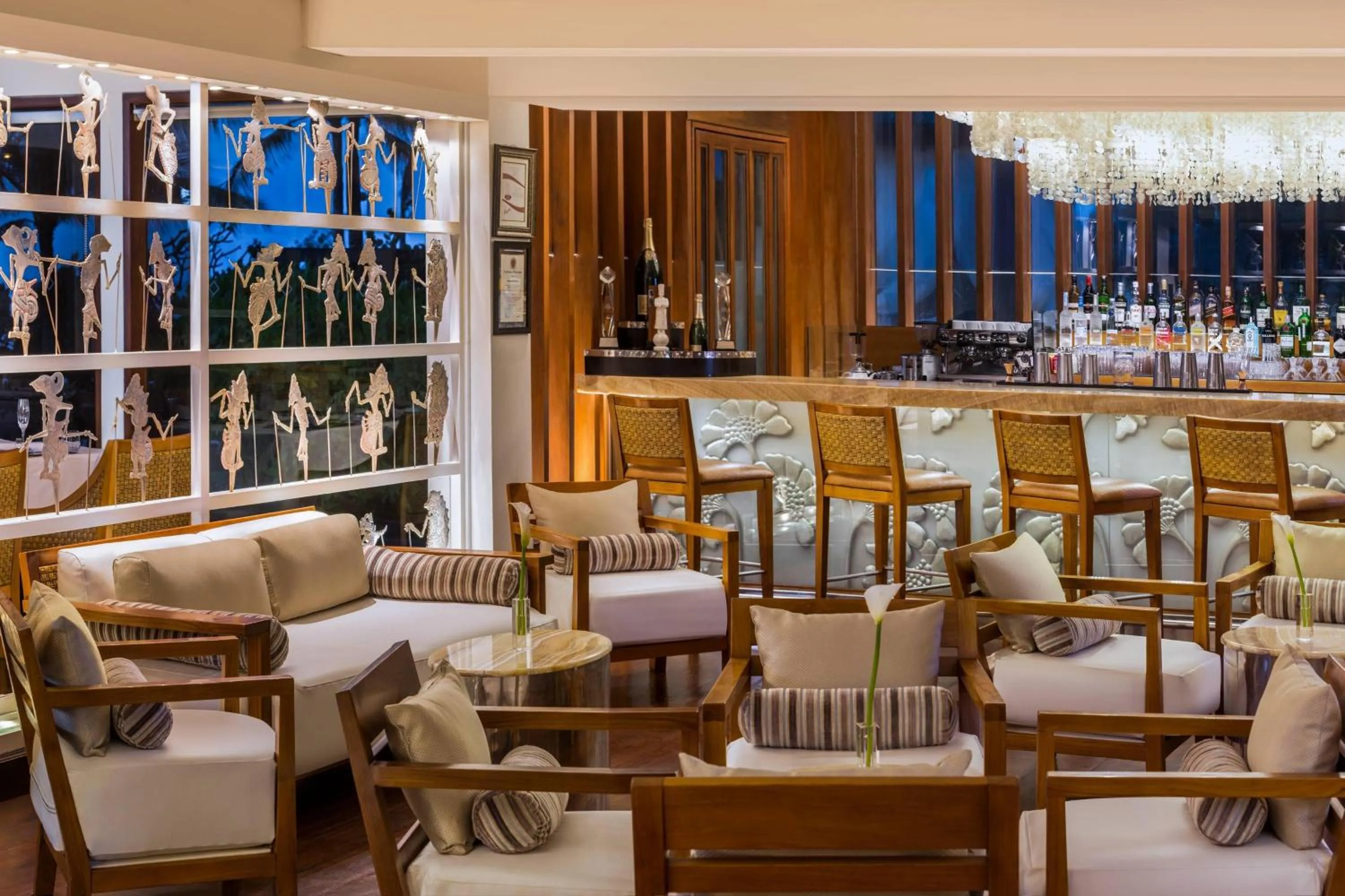 Lounge or bar in The St. Regis Bali Resort