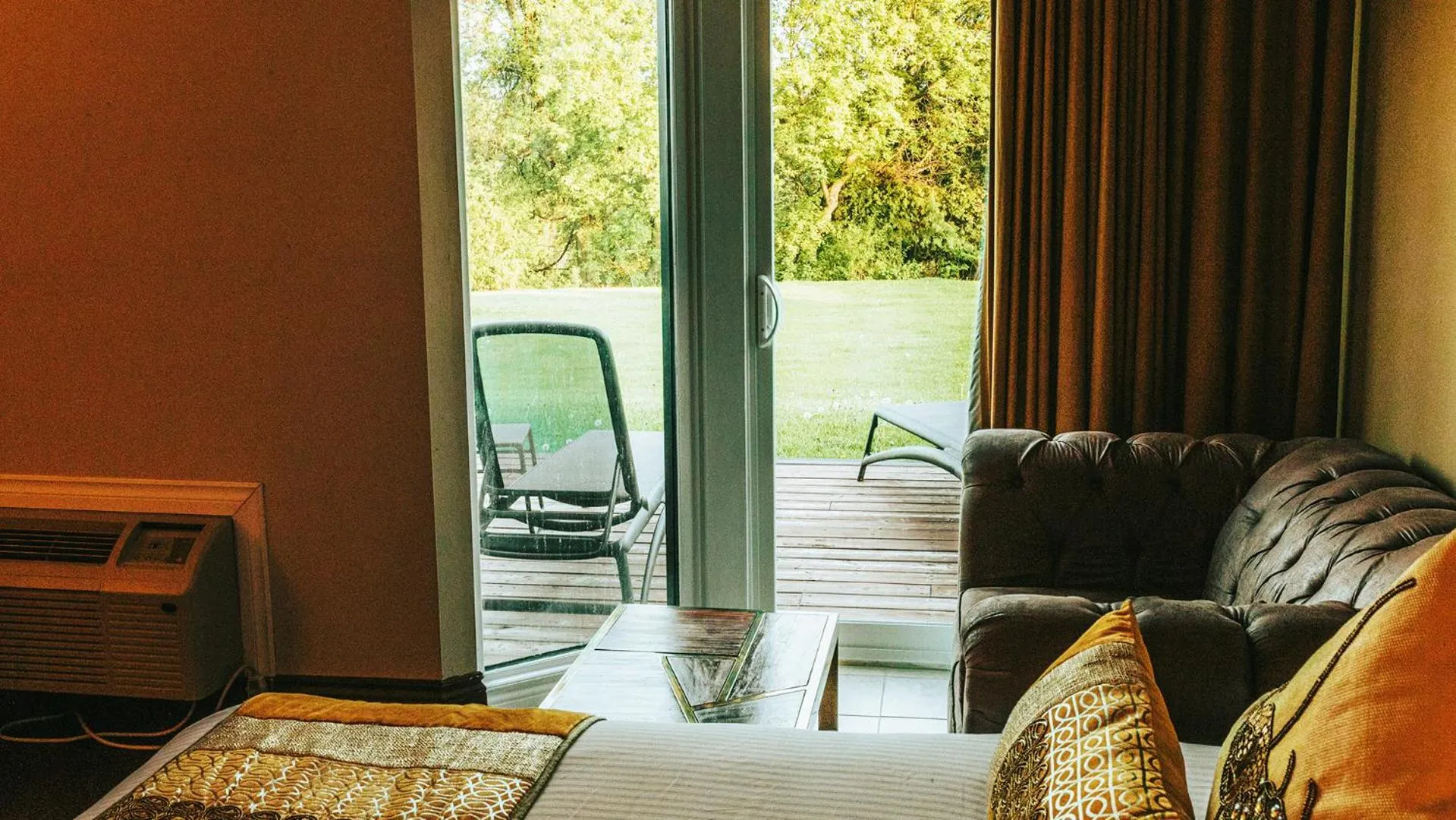 View (from property/room), Bed in Northumberland Heights Wellness Retreat & Spa