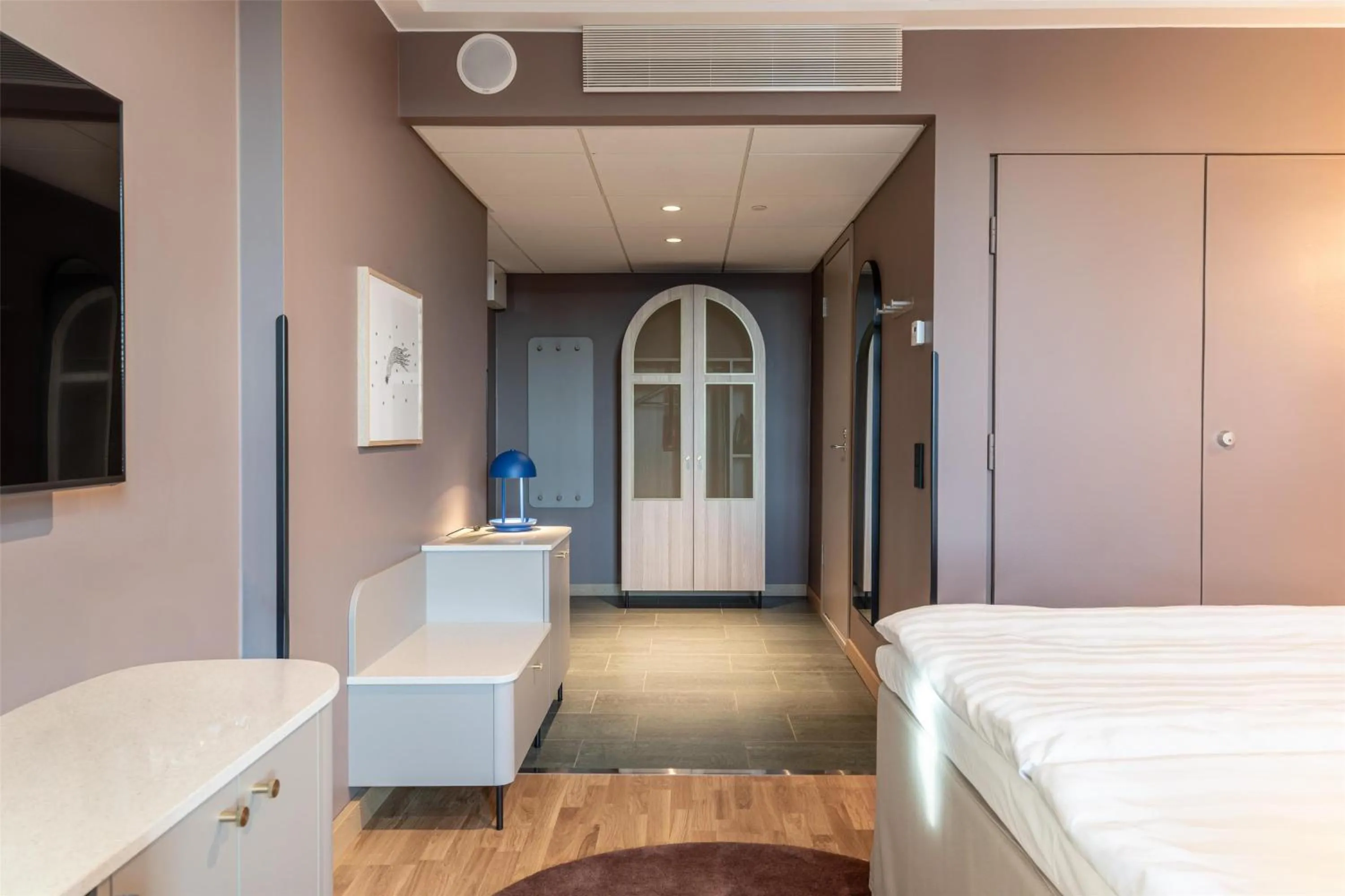 Bedroom, Bed in Scandic Helsinki Station