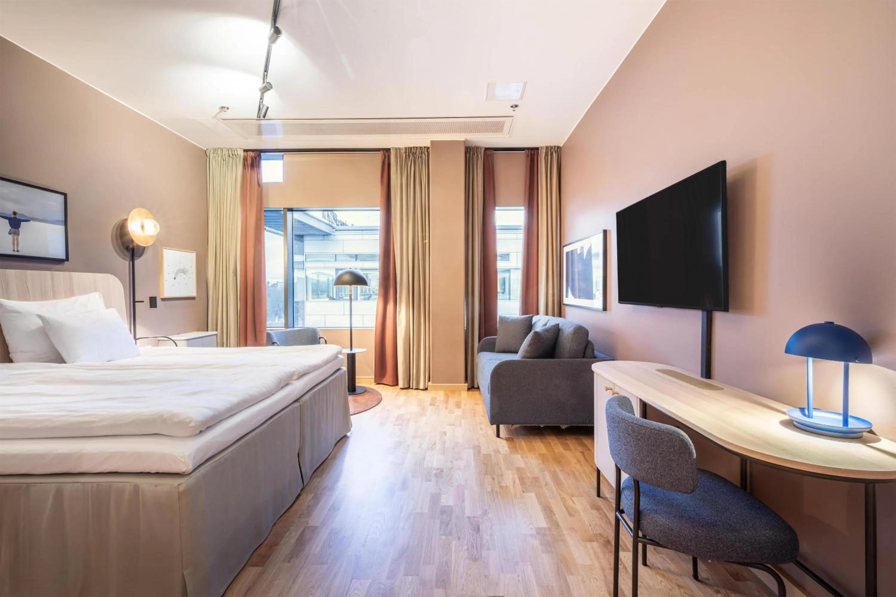 Bedroom, Bed in Scandic Helsinki Station