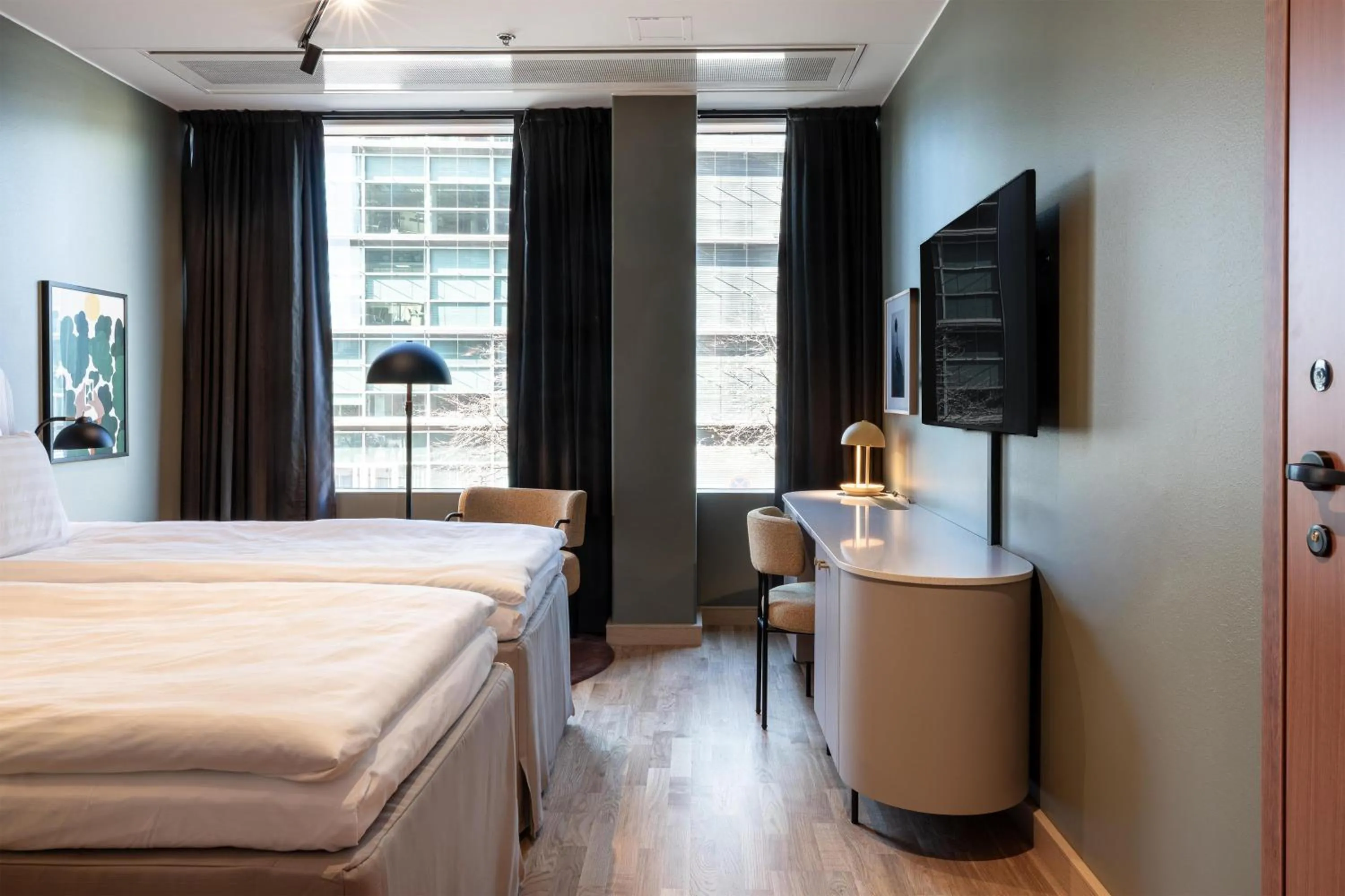 Bedroom, Bed in Scandic Helsinki Station