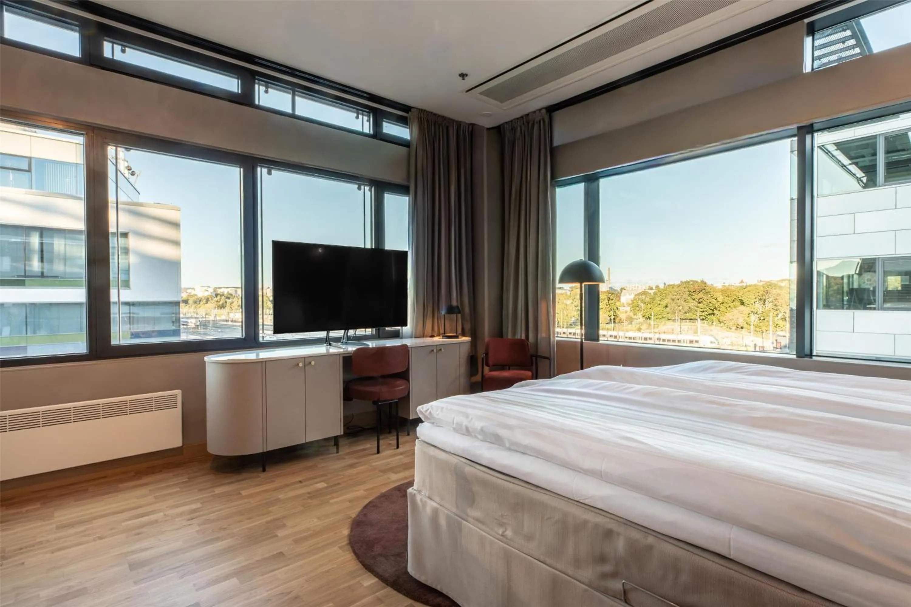 Bedroom, Bed in Scandic Helsinki Station