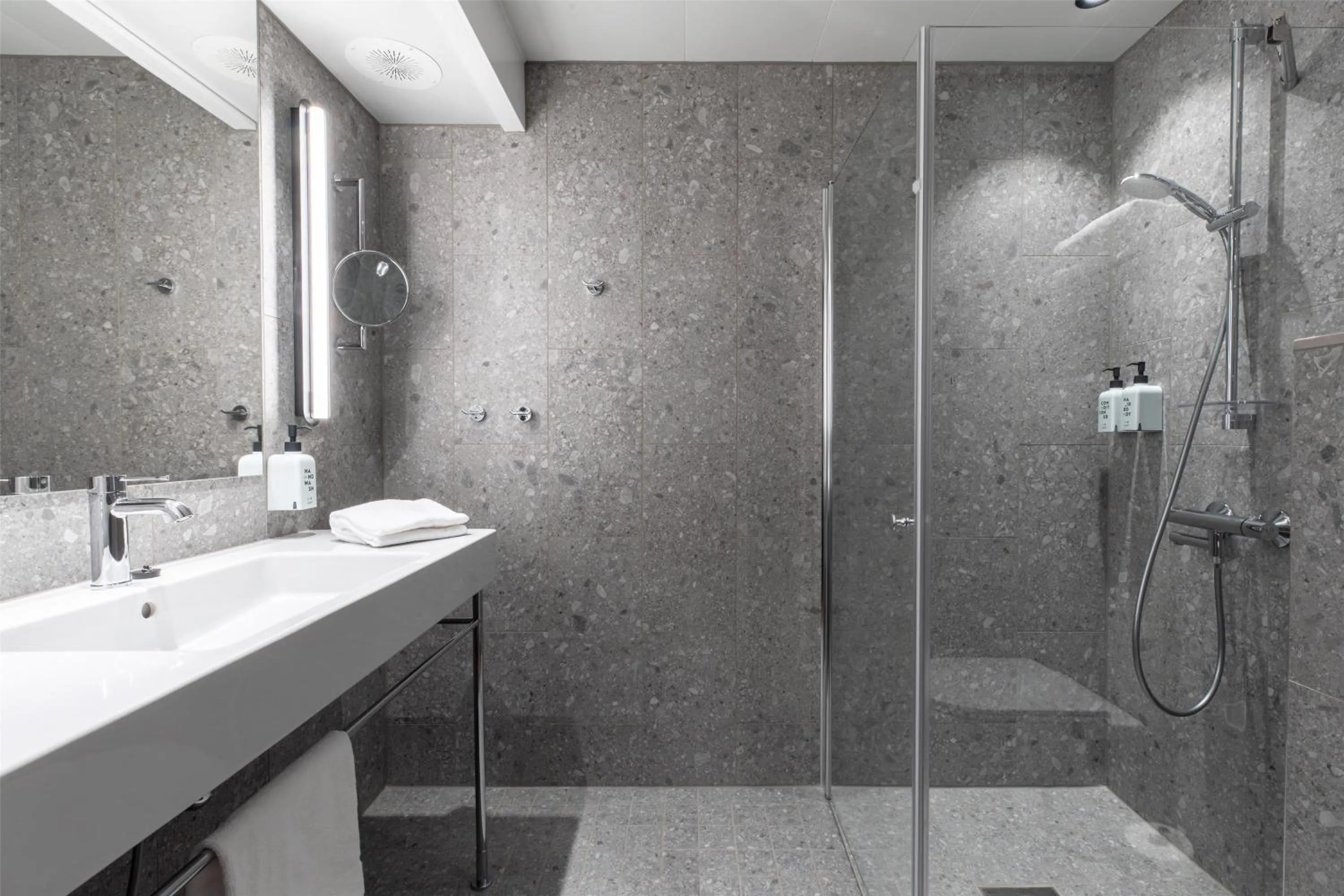 Bathroom in Scandic Helsinki Station