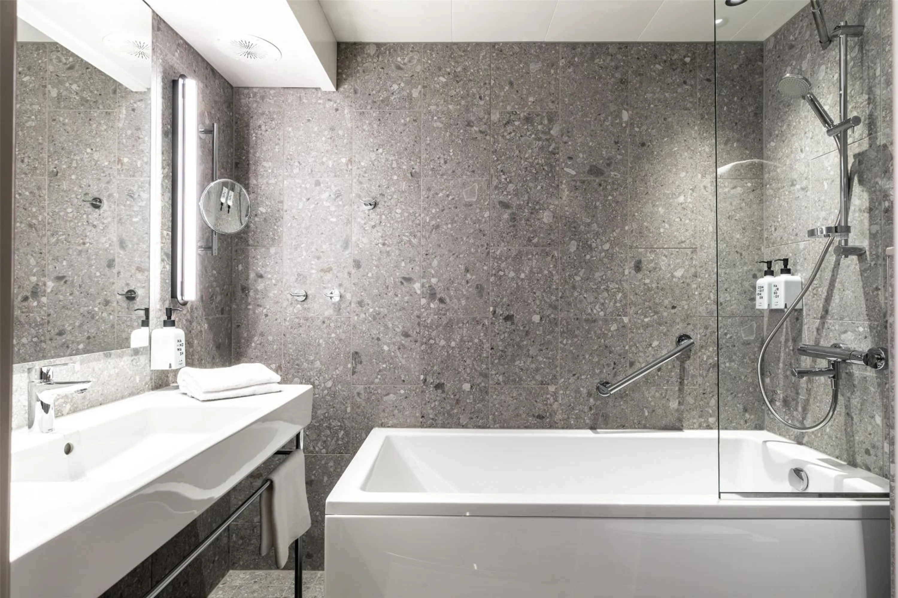 Bathroom in Scandic Helsinki Station