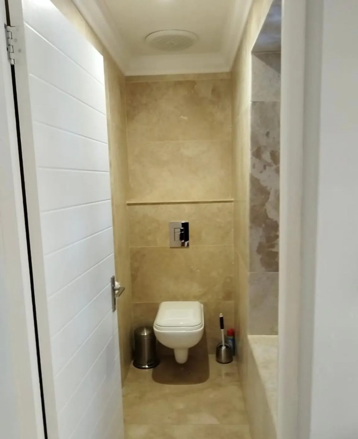 Toilet in Vetho Villa