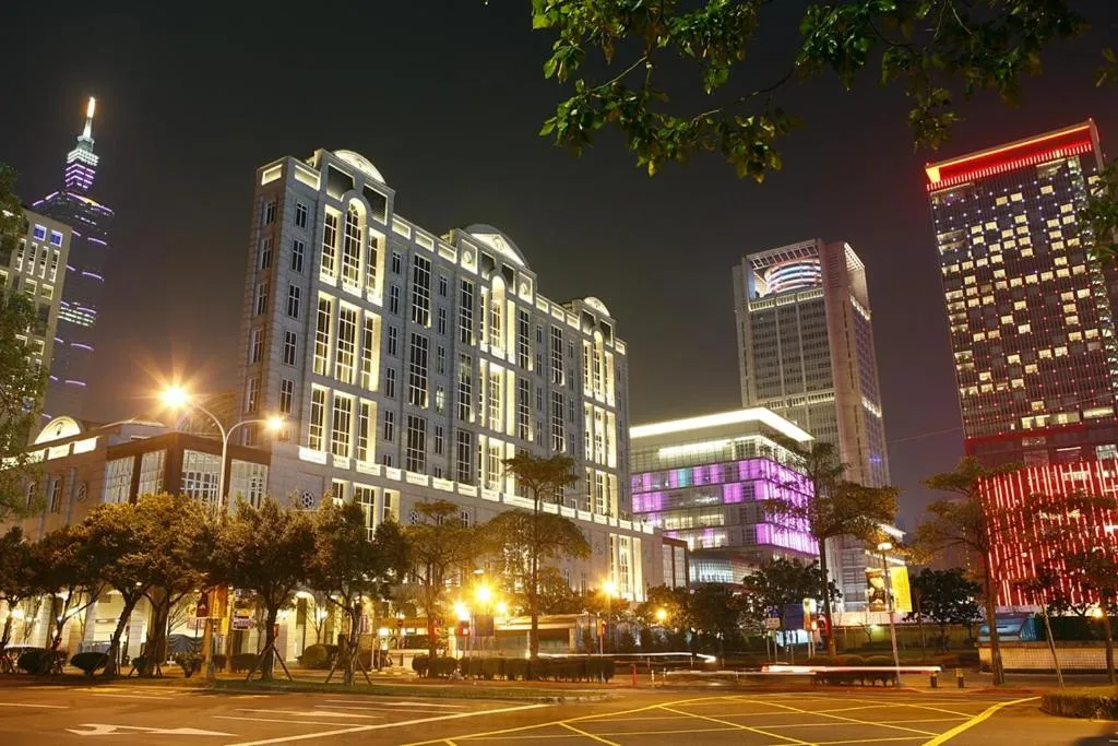 Nearby landmark in Shangri-La Far Eastern, Taipei