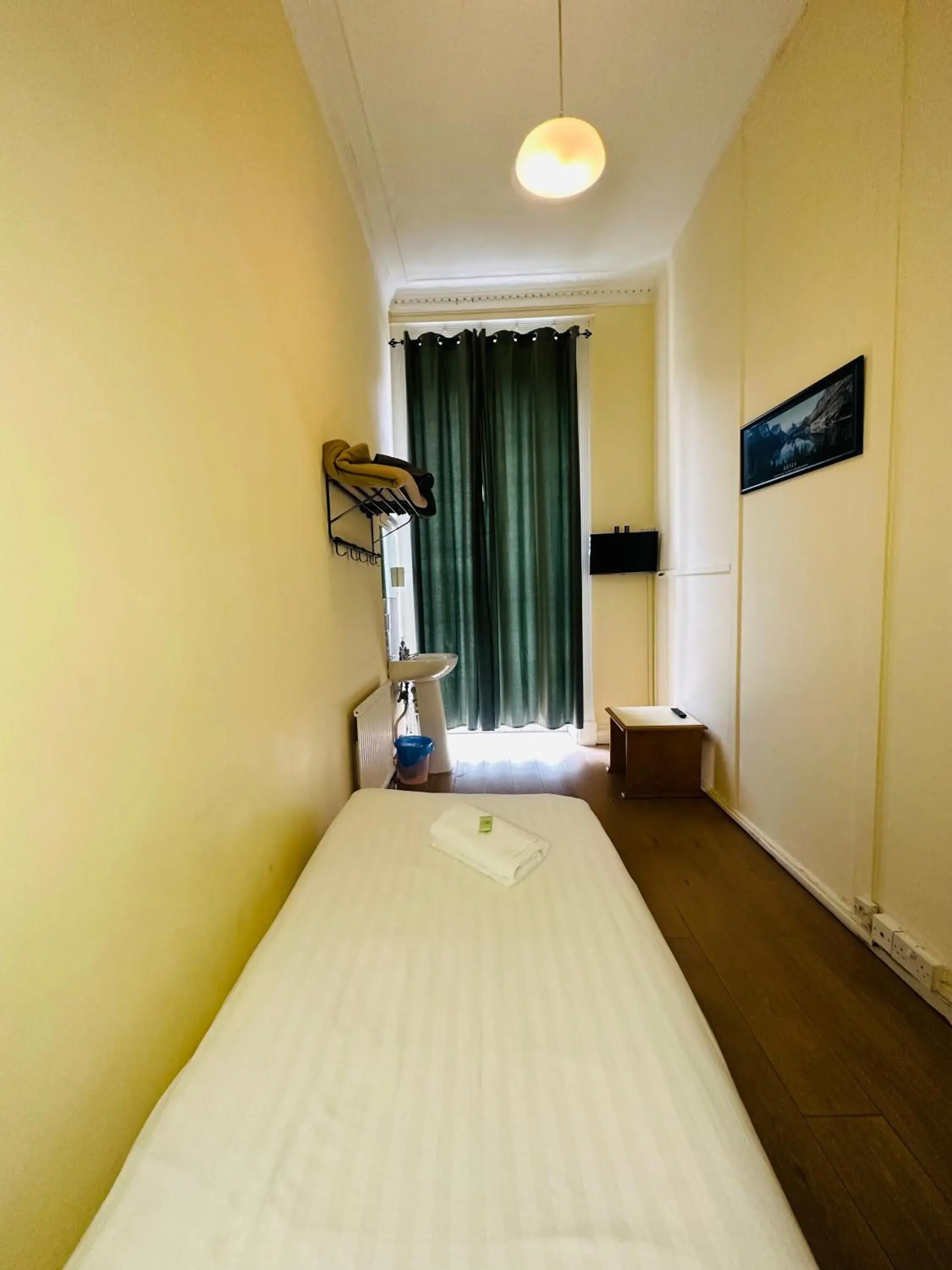 Bedroom, Bed in Thanet Hotel Annex Bedroom, Bed in Thanet Hotel Annex