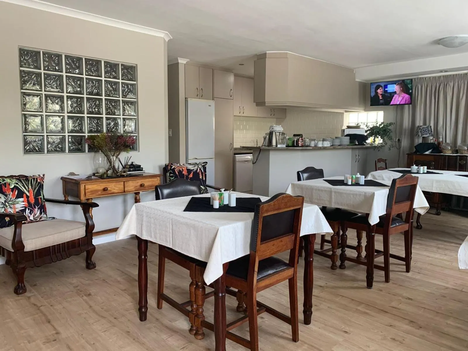 Dining area in Melkbosstrand Bed and Breakfast