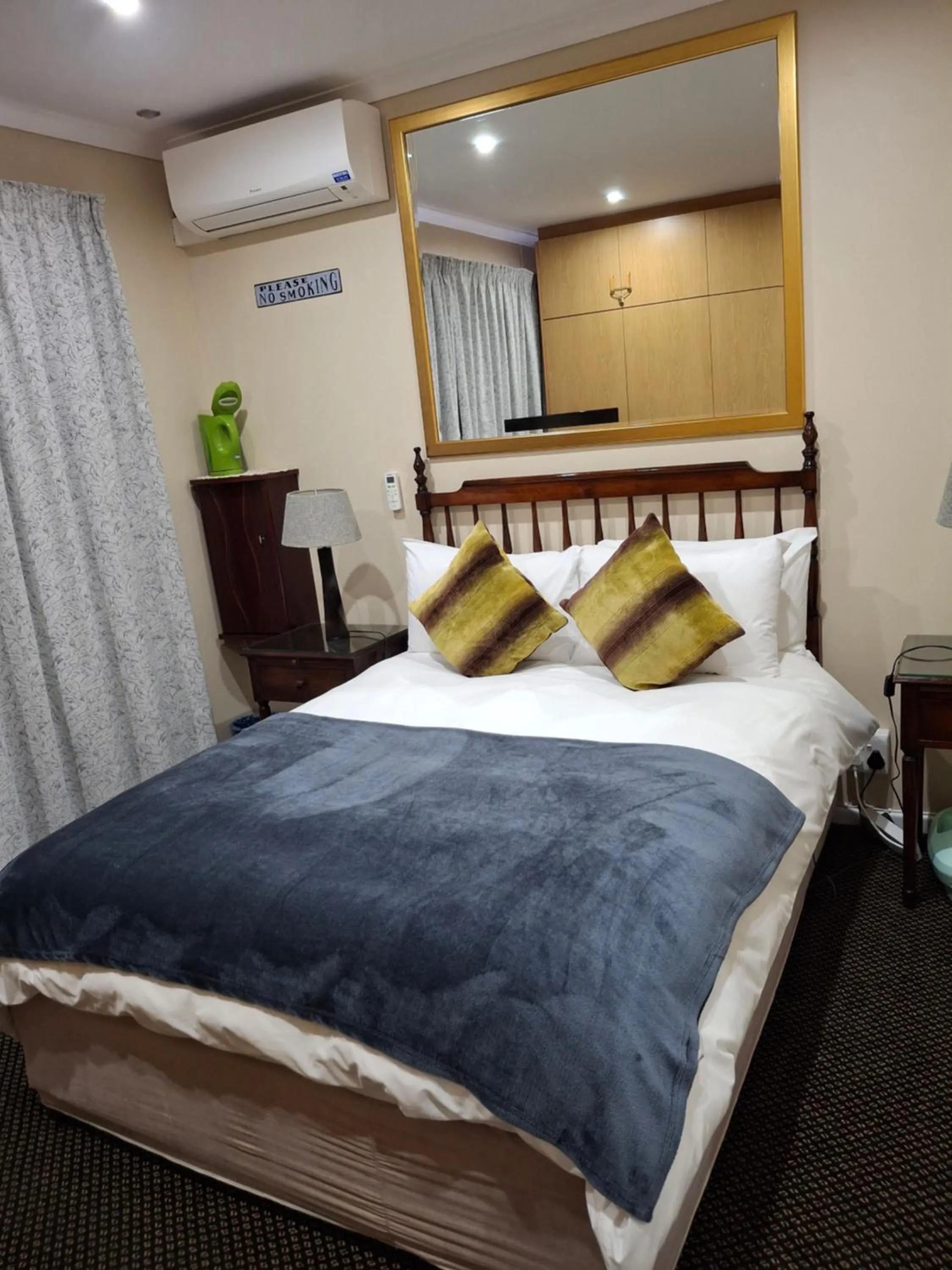 Bed in Melkbosstrand Bed and Breakfast
