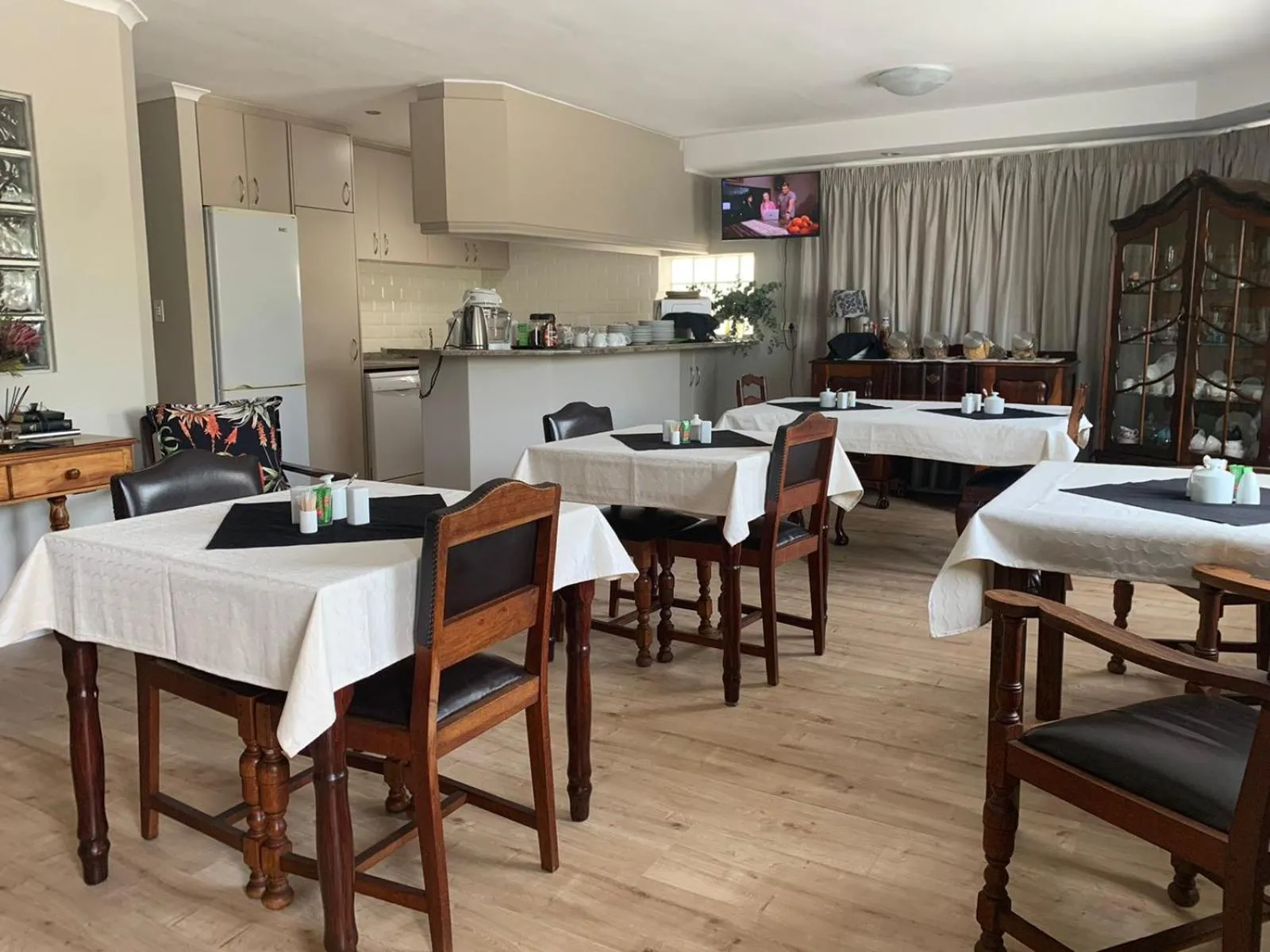 Dining area in Melkbosstrand Bed and Breakfast