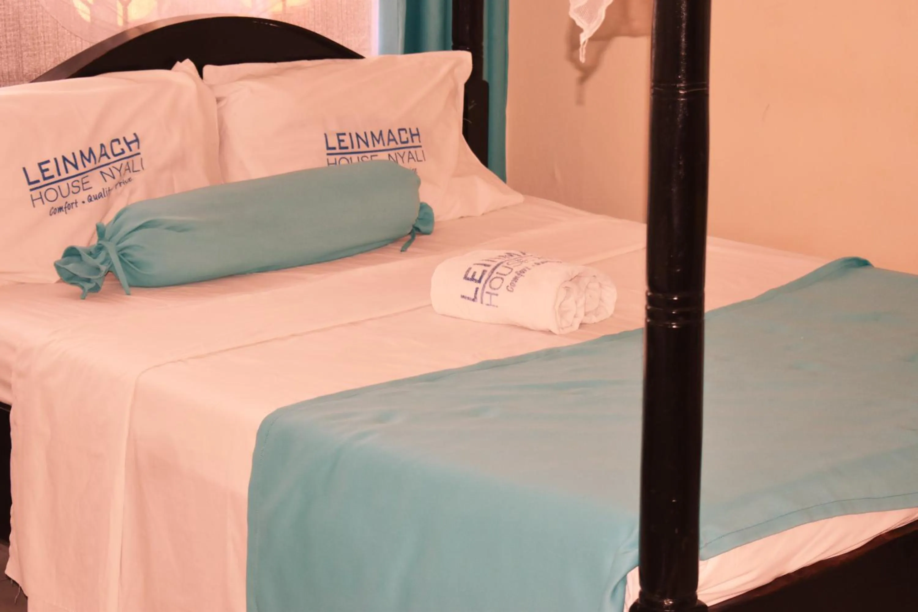 Bed in Leinmach House Nyali