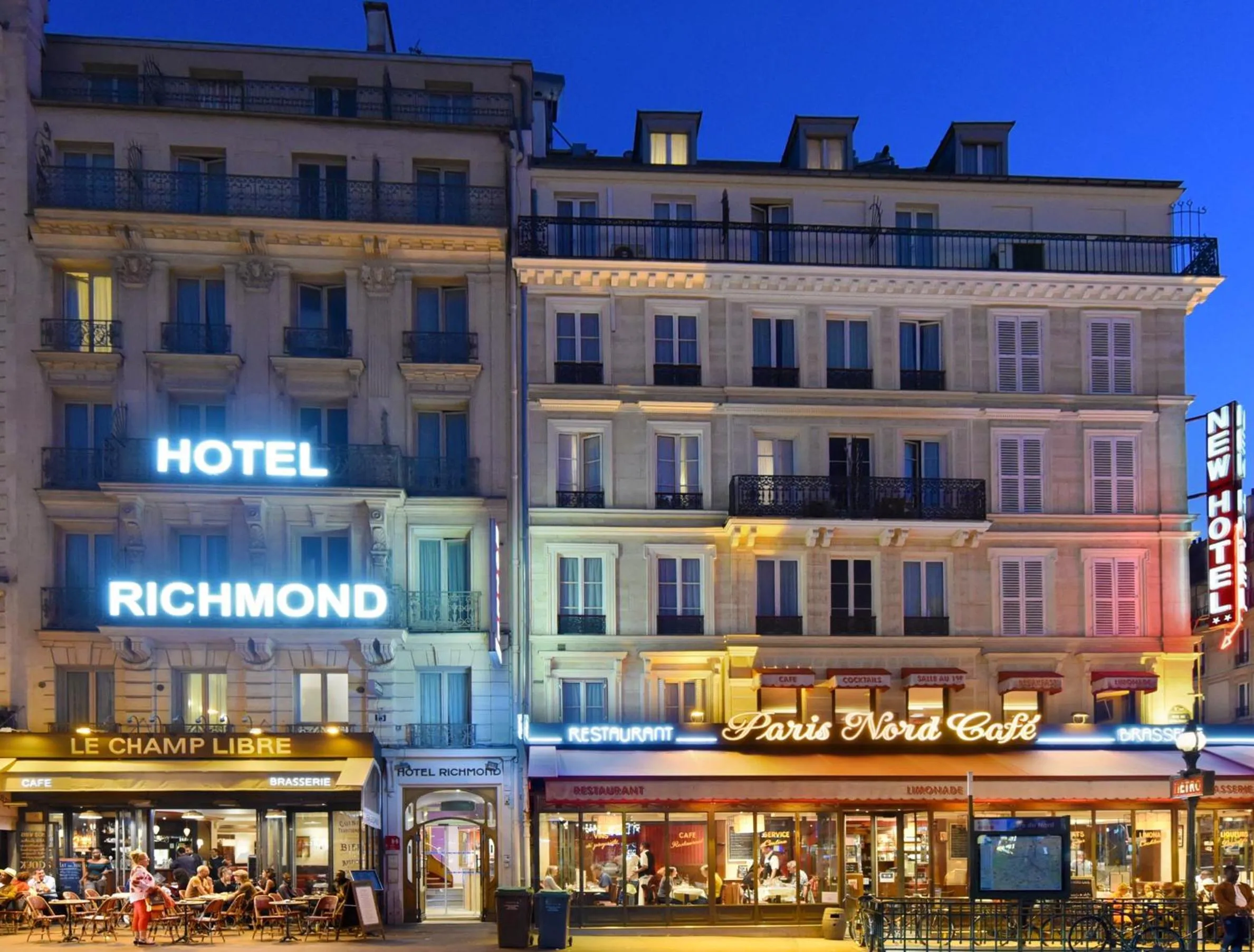 Property building in Hotel Richmond Gare du Nord