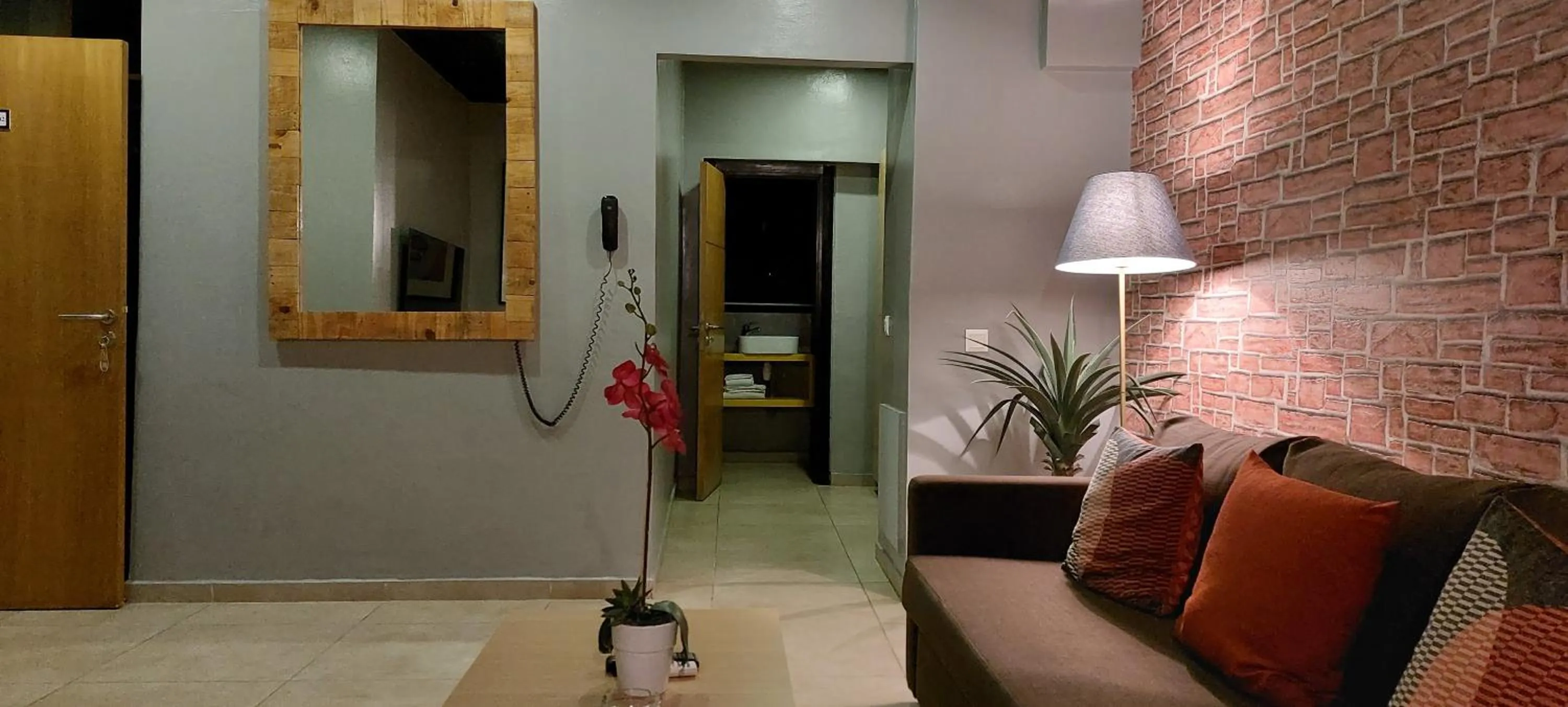 TV and multimedia in Suite Loc Suite & Spa