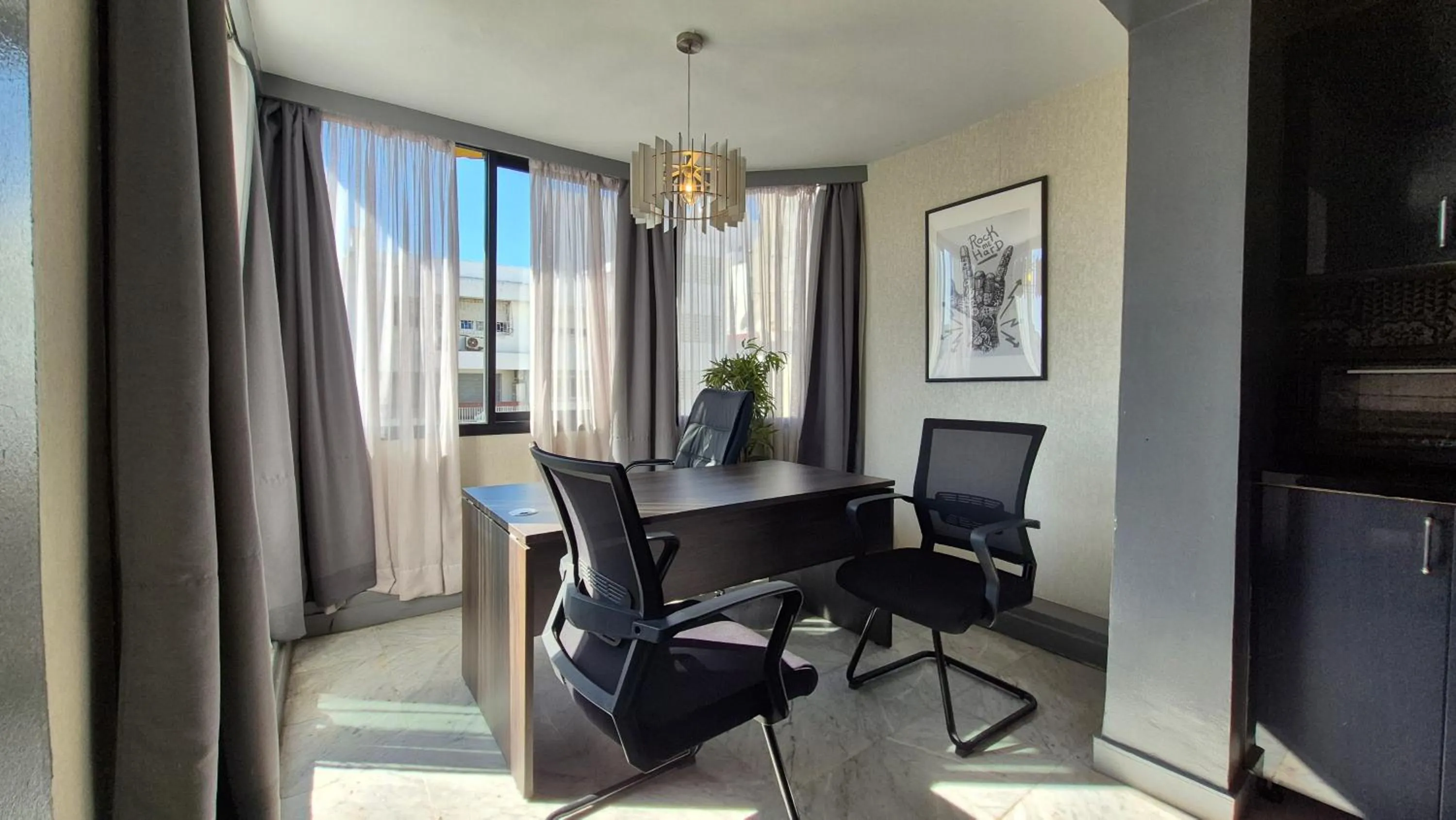 TV and multimedia in Suite Loc Suite & Spa