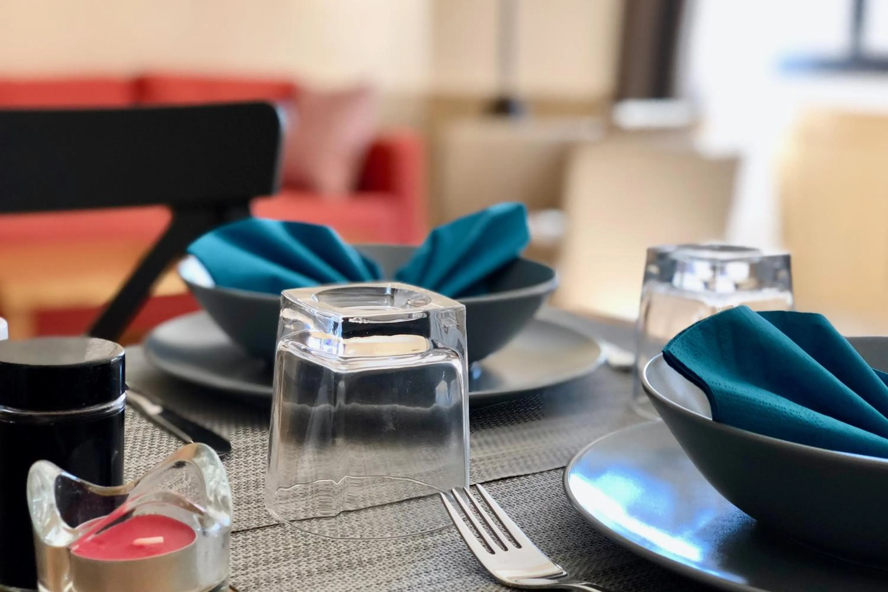 Restaurant/places to eat in Suite Loc Suite & Spa