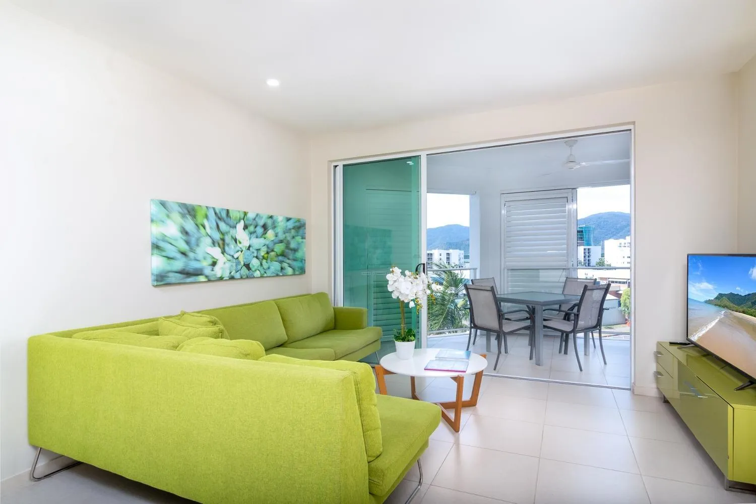 TV and multimedia in 201 Lake Street