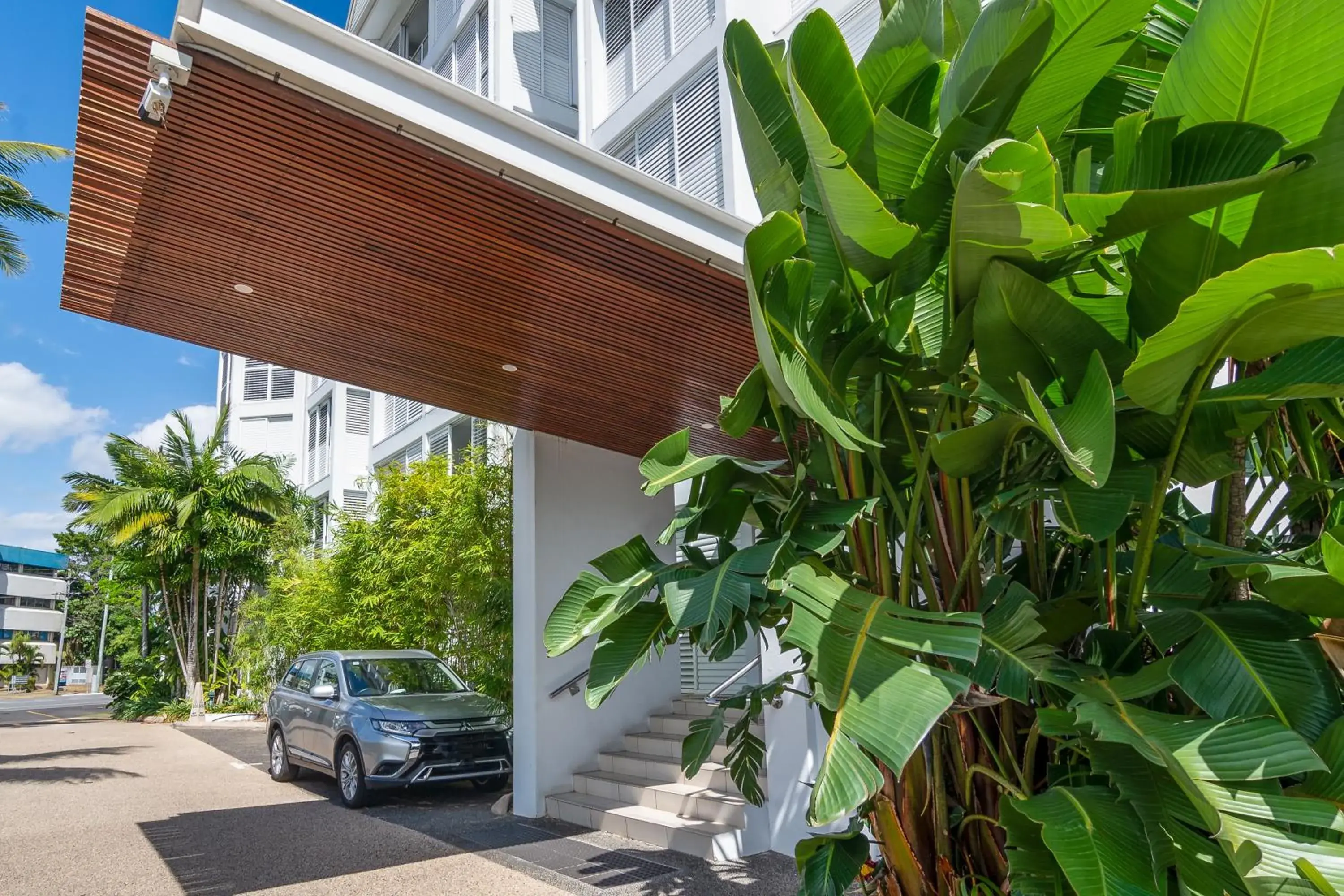 Facade/entrance in 201 Lake Street Facade/entrance in 201 Lake Street