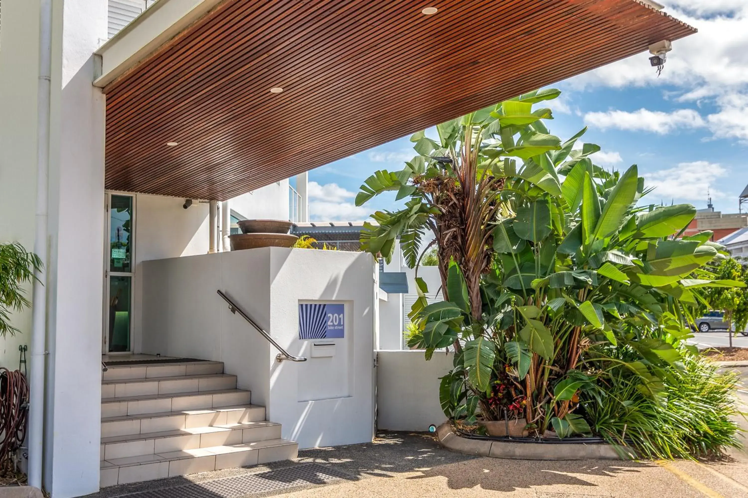 Facade/entrance in 201 Lake Street Facade/entrance in 201 Lake Street