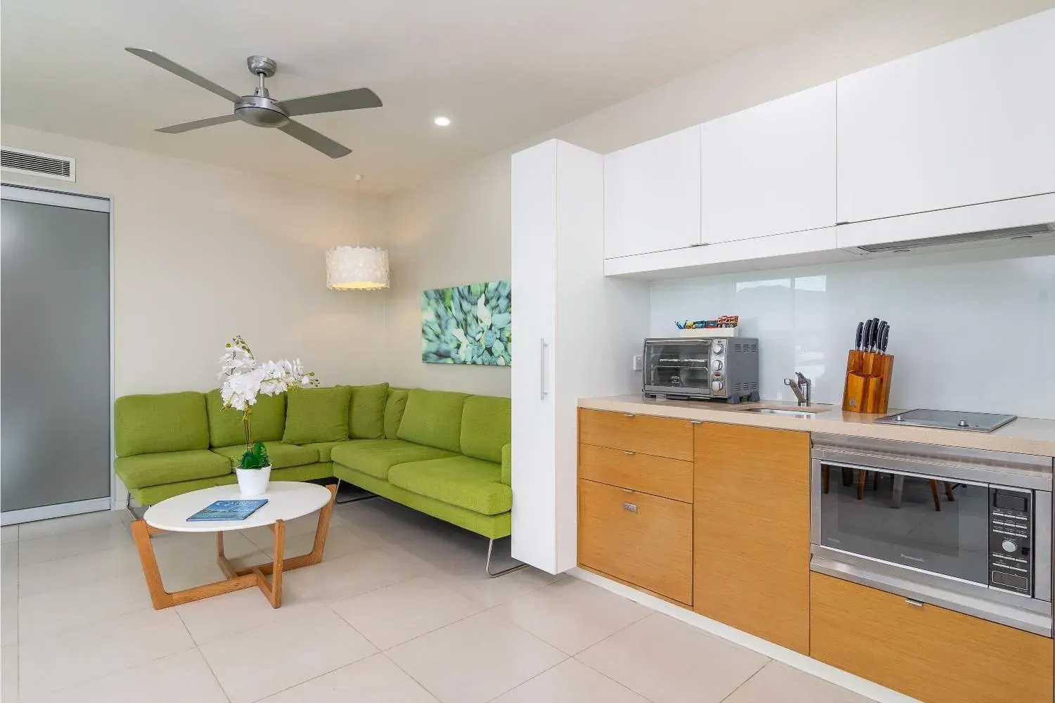 One-Bedroom Apartment in 201 Lake Street One-Bedroom Apartment in 201 Lake Street