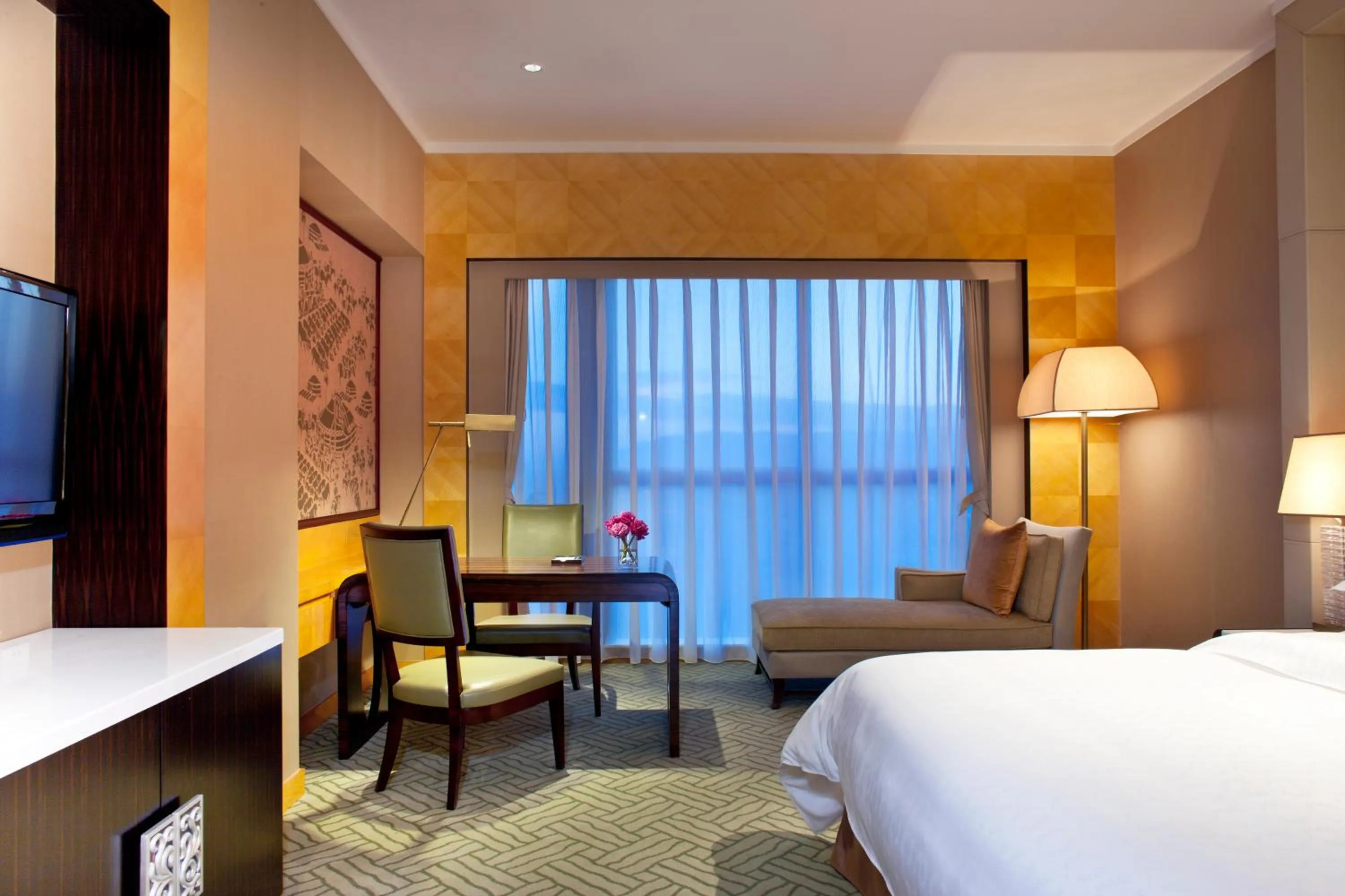 Bed in Sheraton Hohhot Hotel