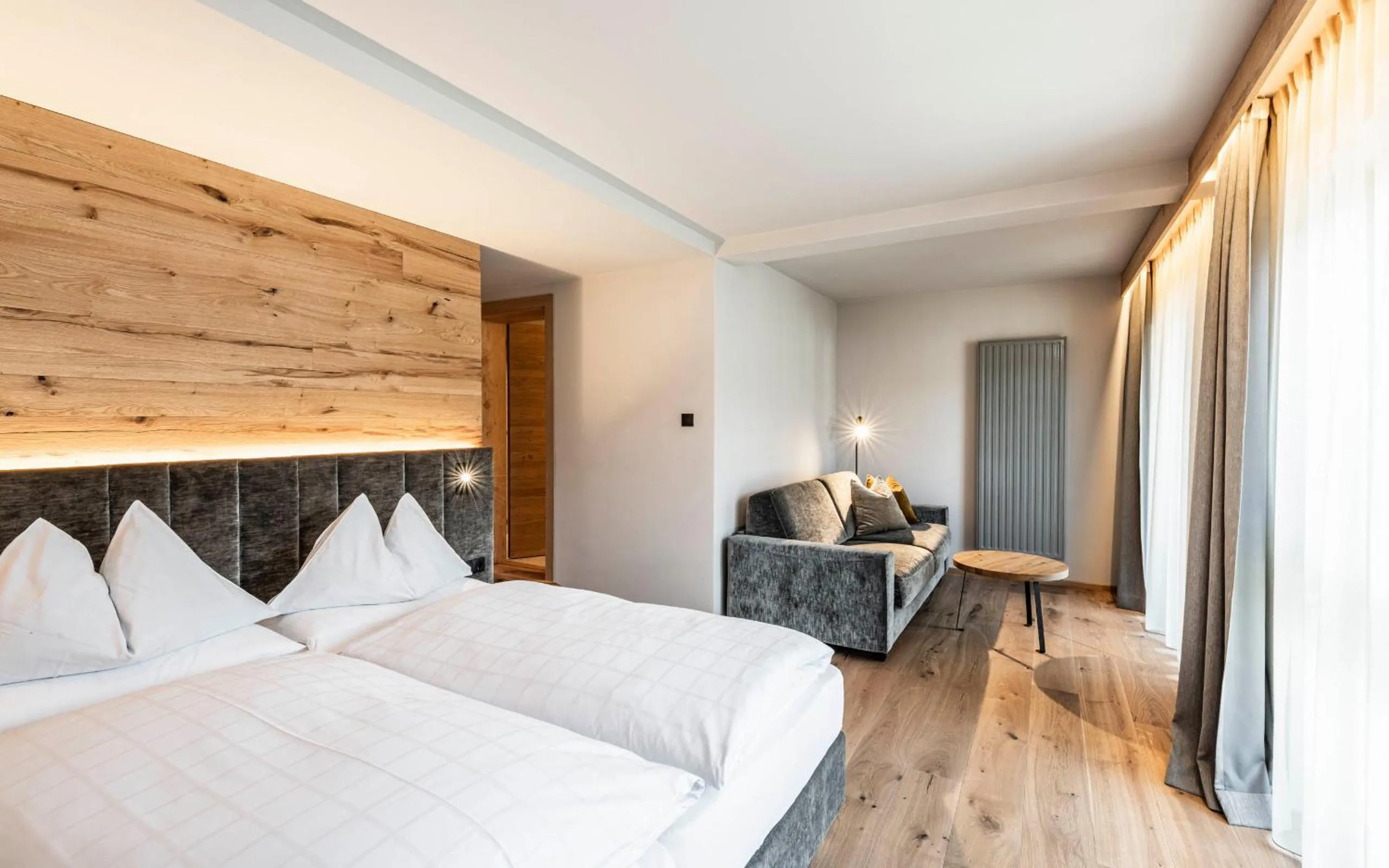 Bed in Hotel Olympia