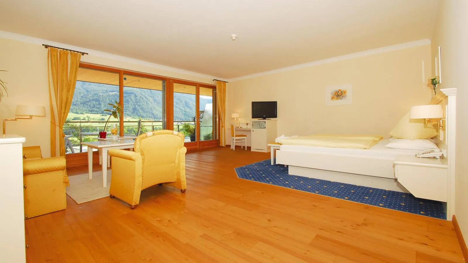 Bed in Hotel Olympia