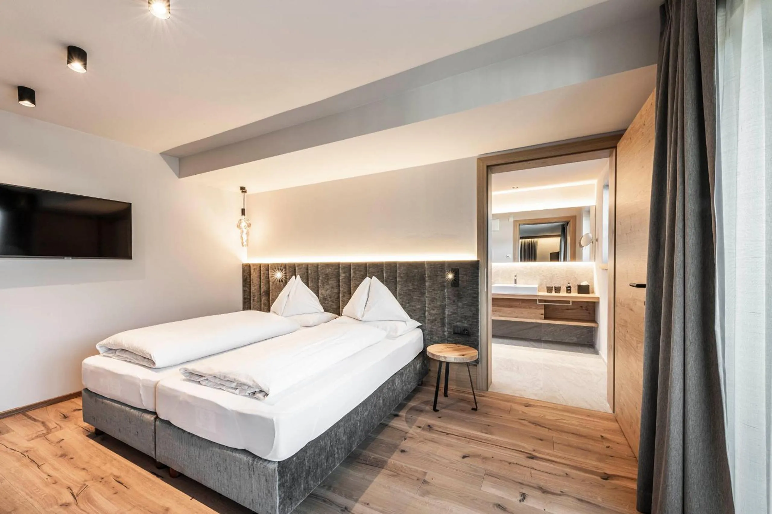 Bed in Hotel Olympia