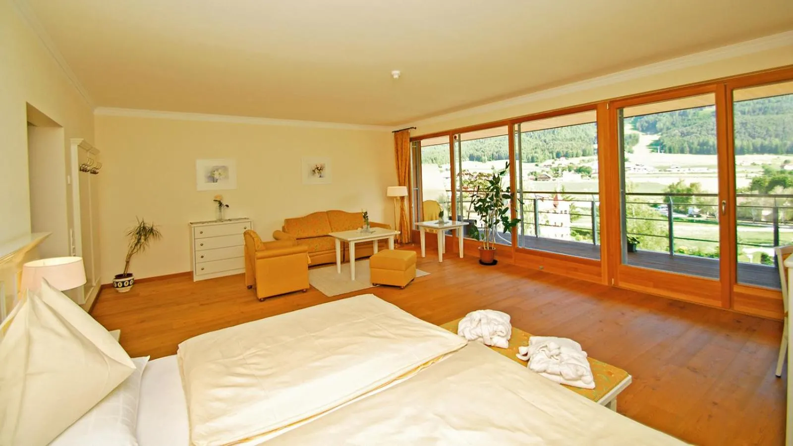 Bed in Hotel Olympia