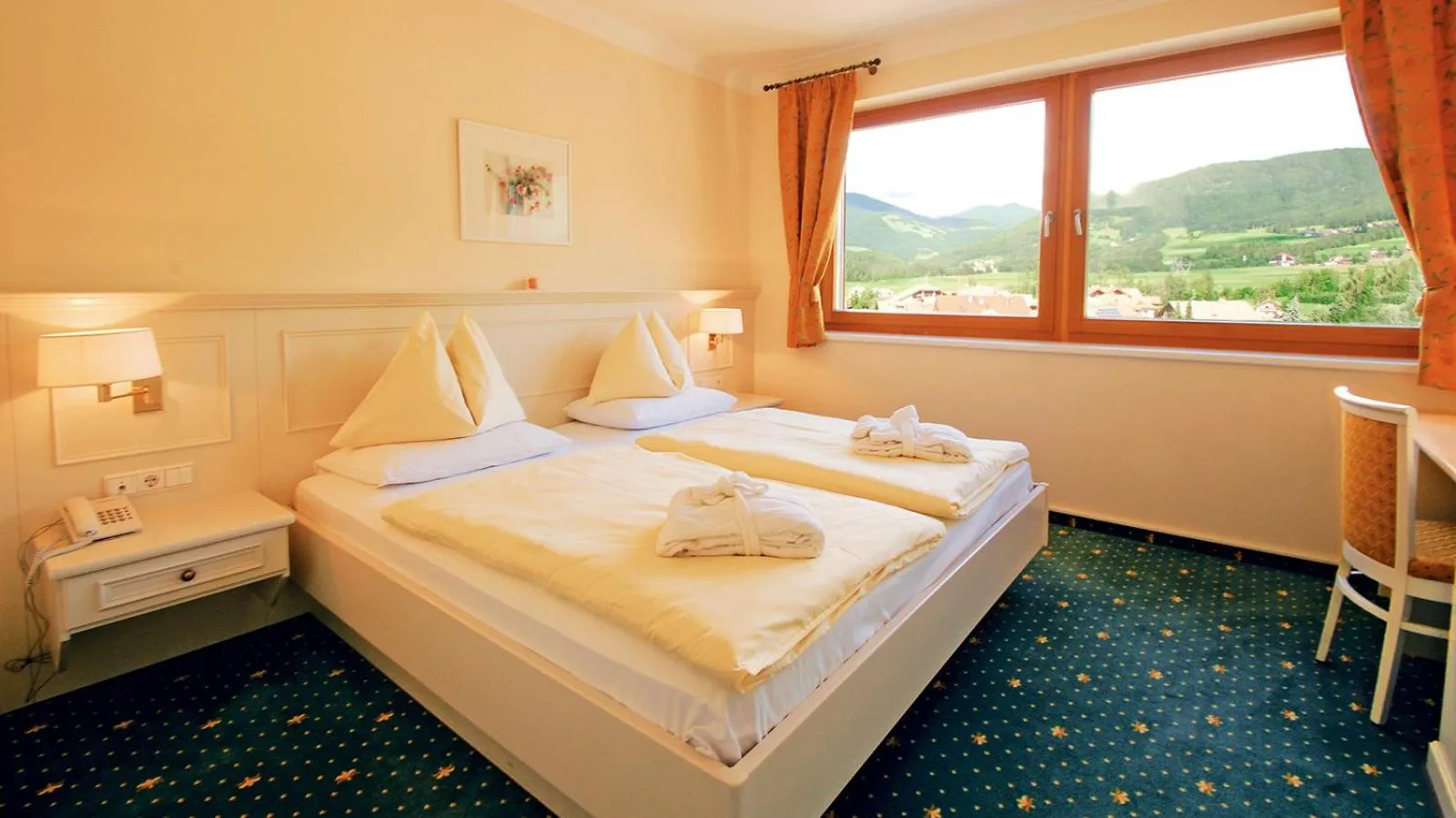 Bed in Hotel Olympia