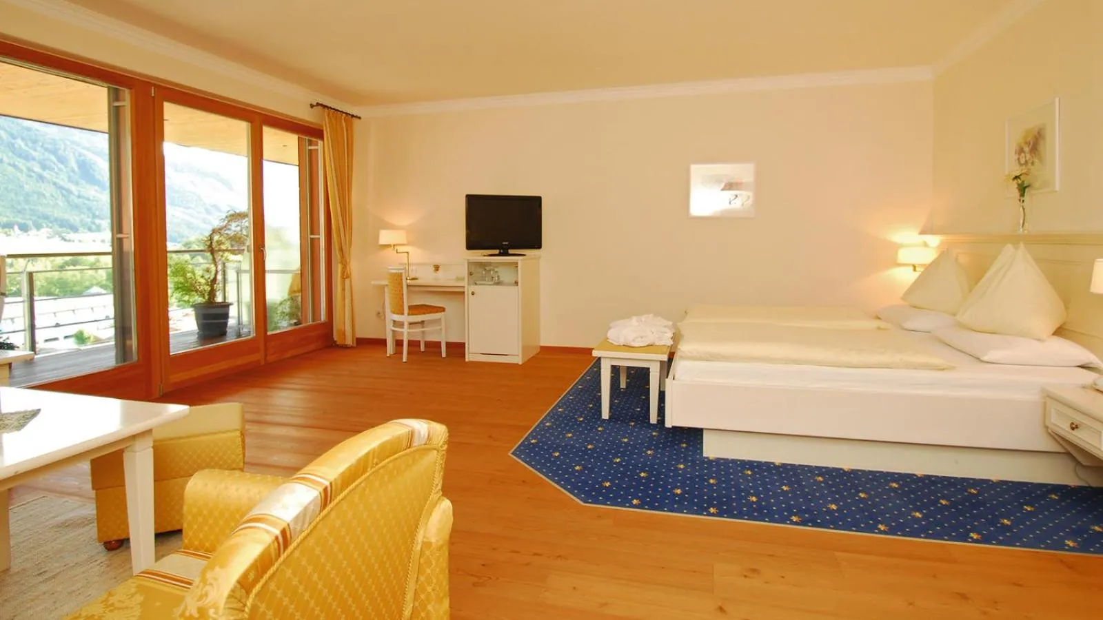 Bed in Hotel Olympia