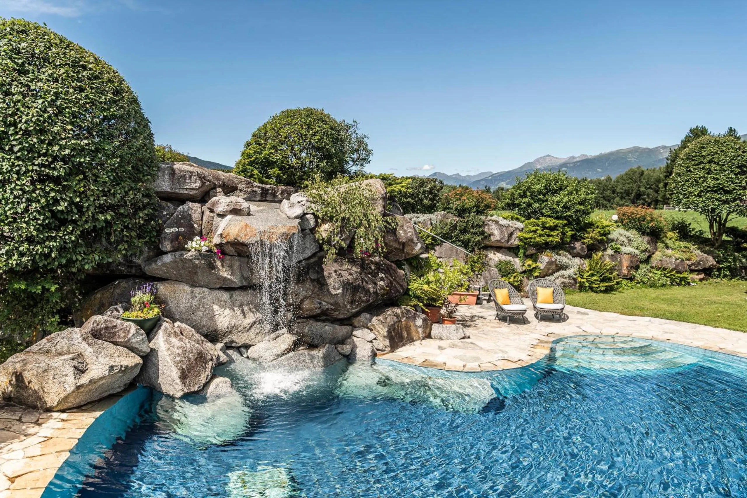 Swimming pool in Hotel Olympia