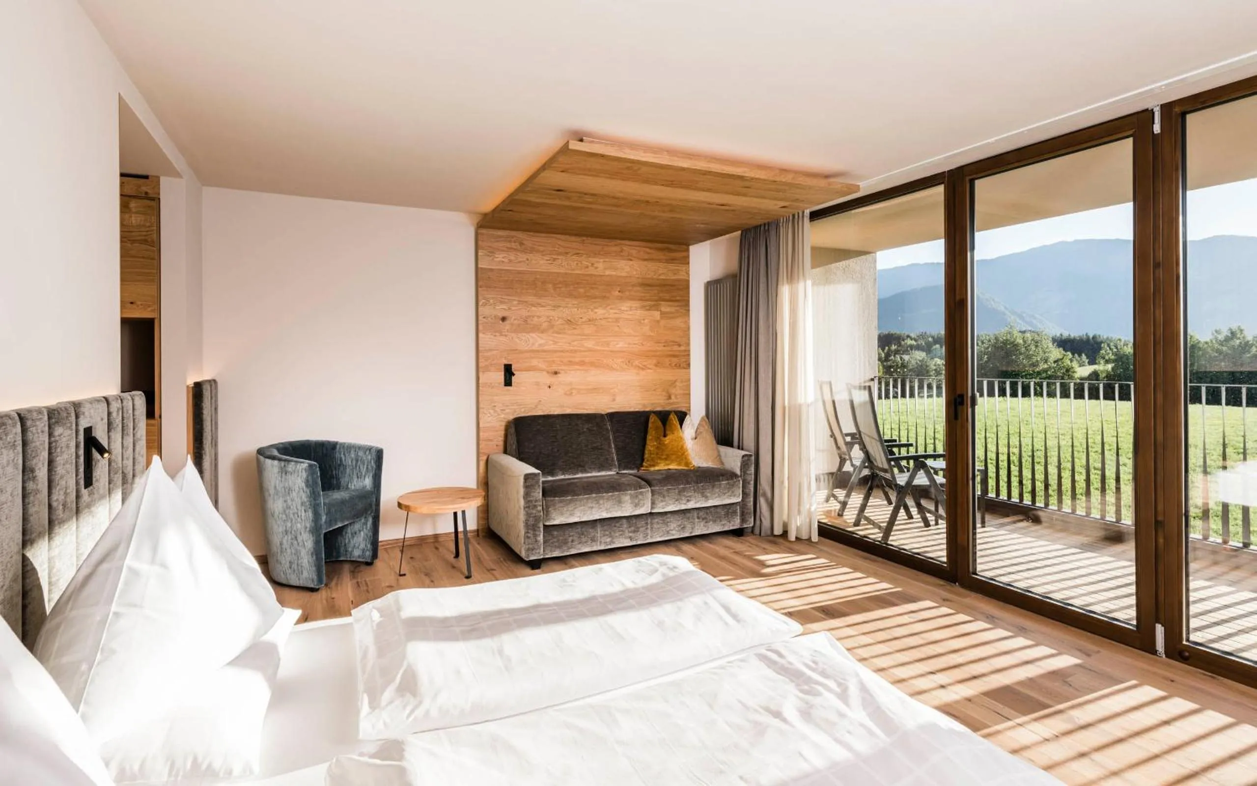 Bed in Hotel Olympia