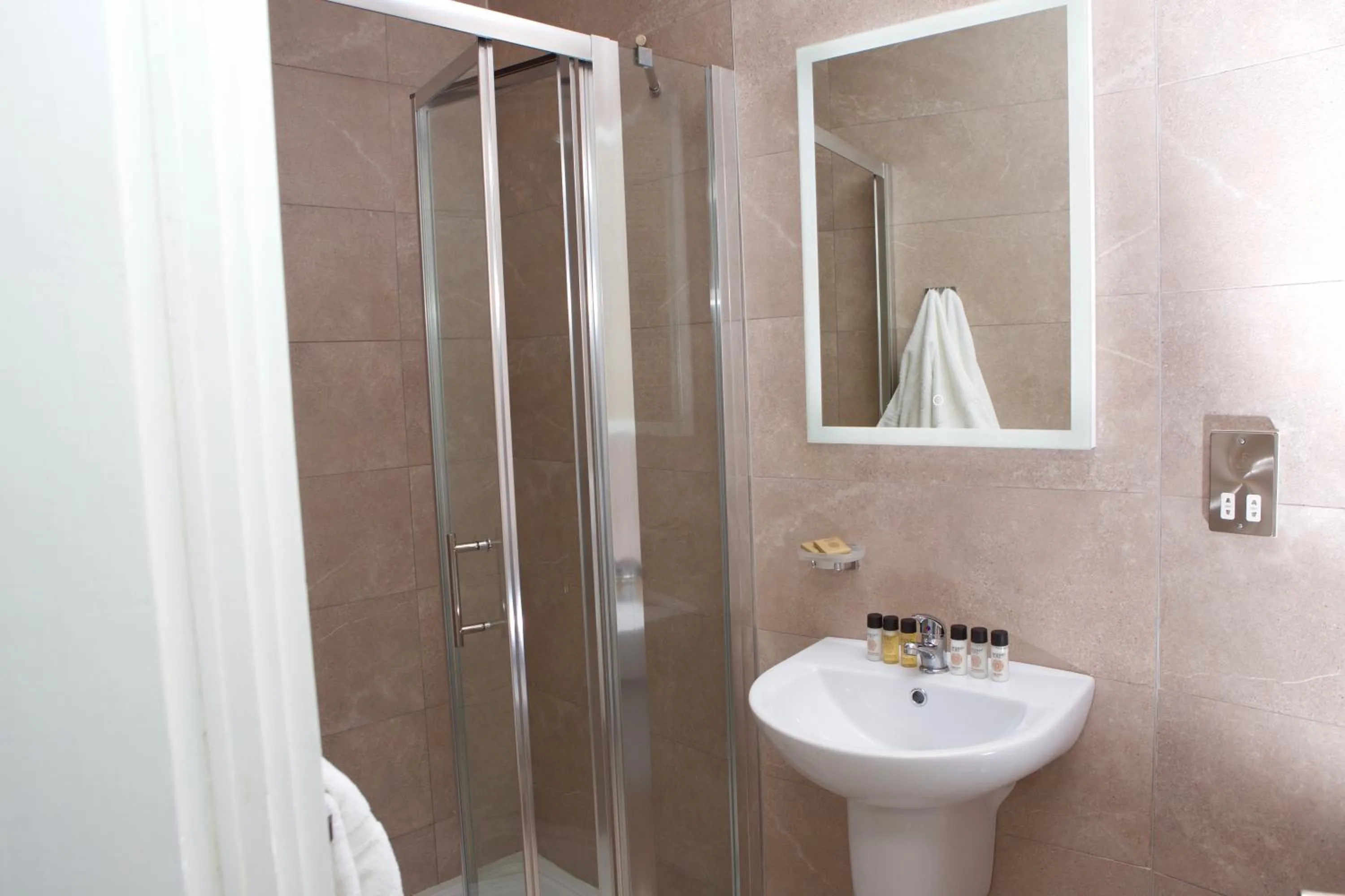 Bathroom in McMunns of Ballybunion