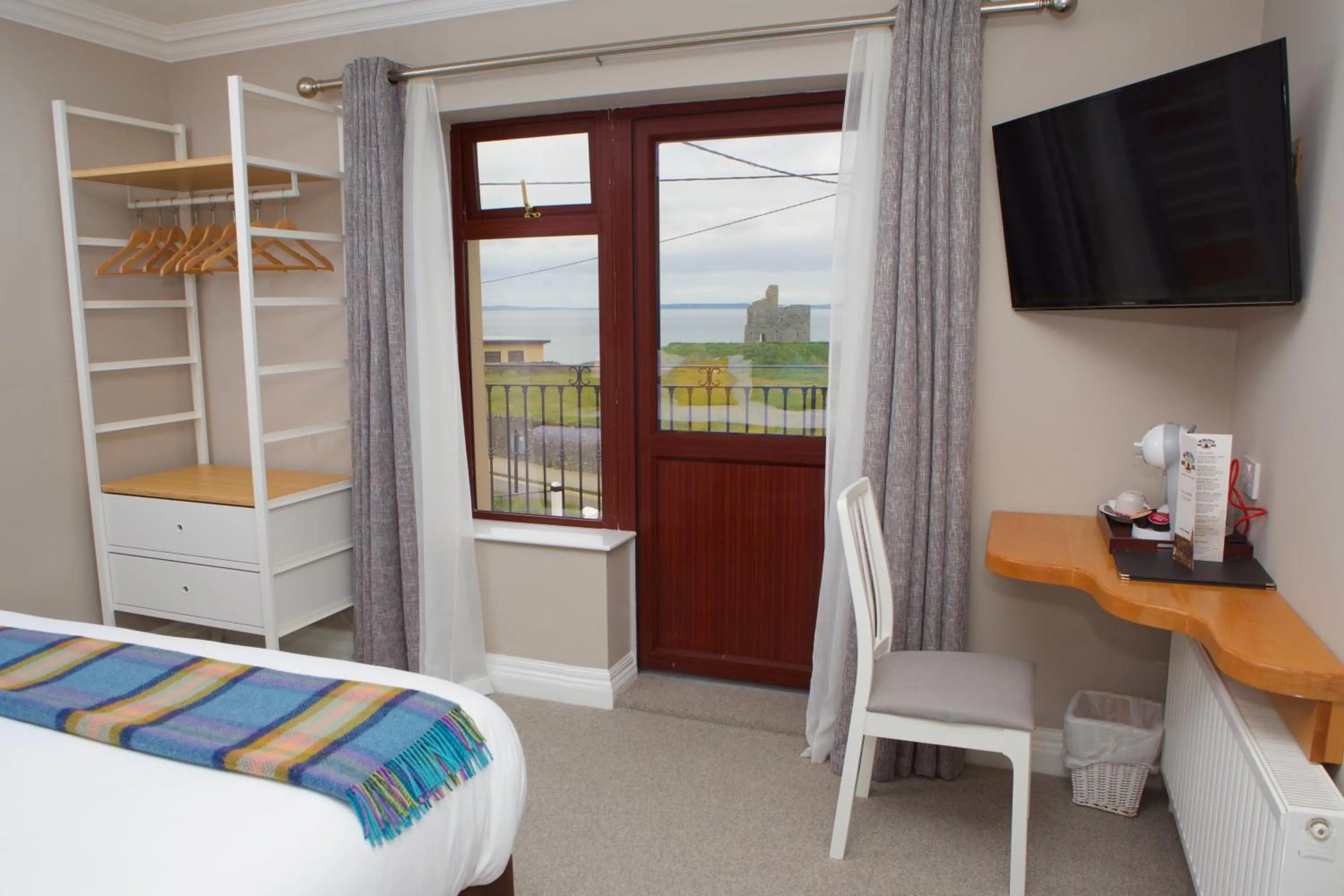 Bed in McMunns of Ballybunion
