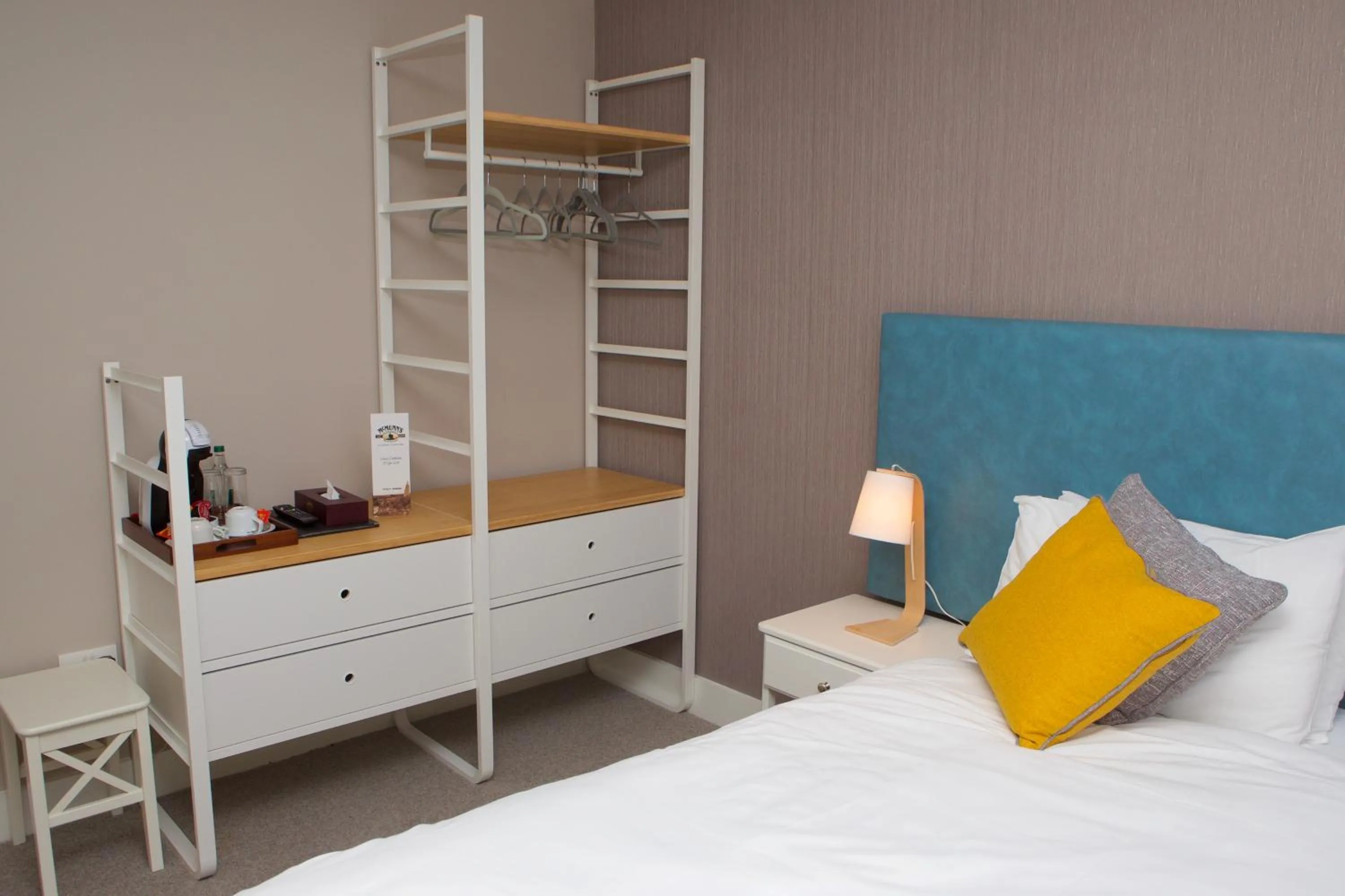Coffee/tea facilities, Bed in McMunns of Ballybunion
